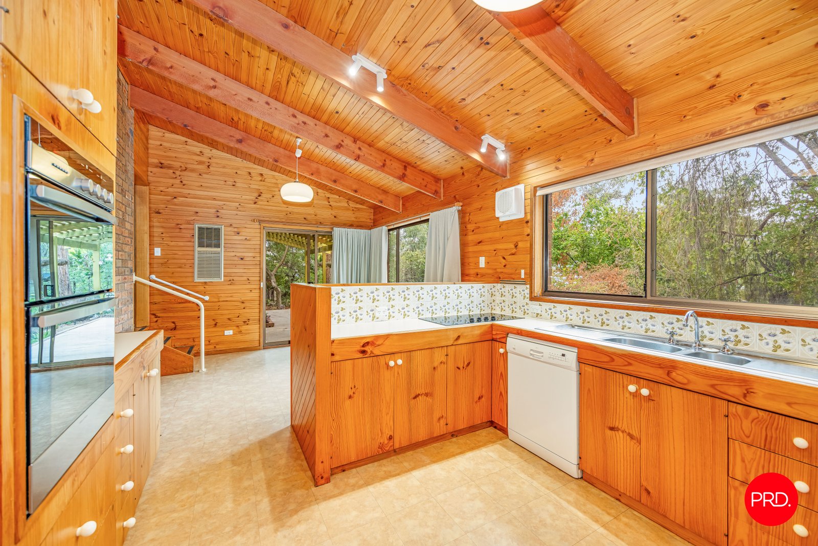 8 Carey Court SPRING GULLY 6