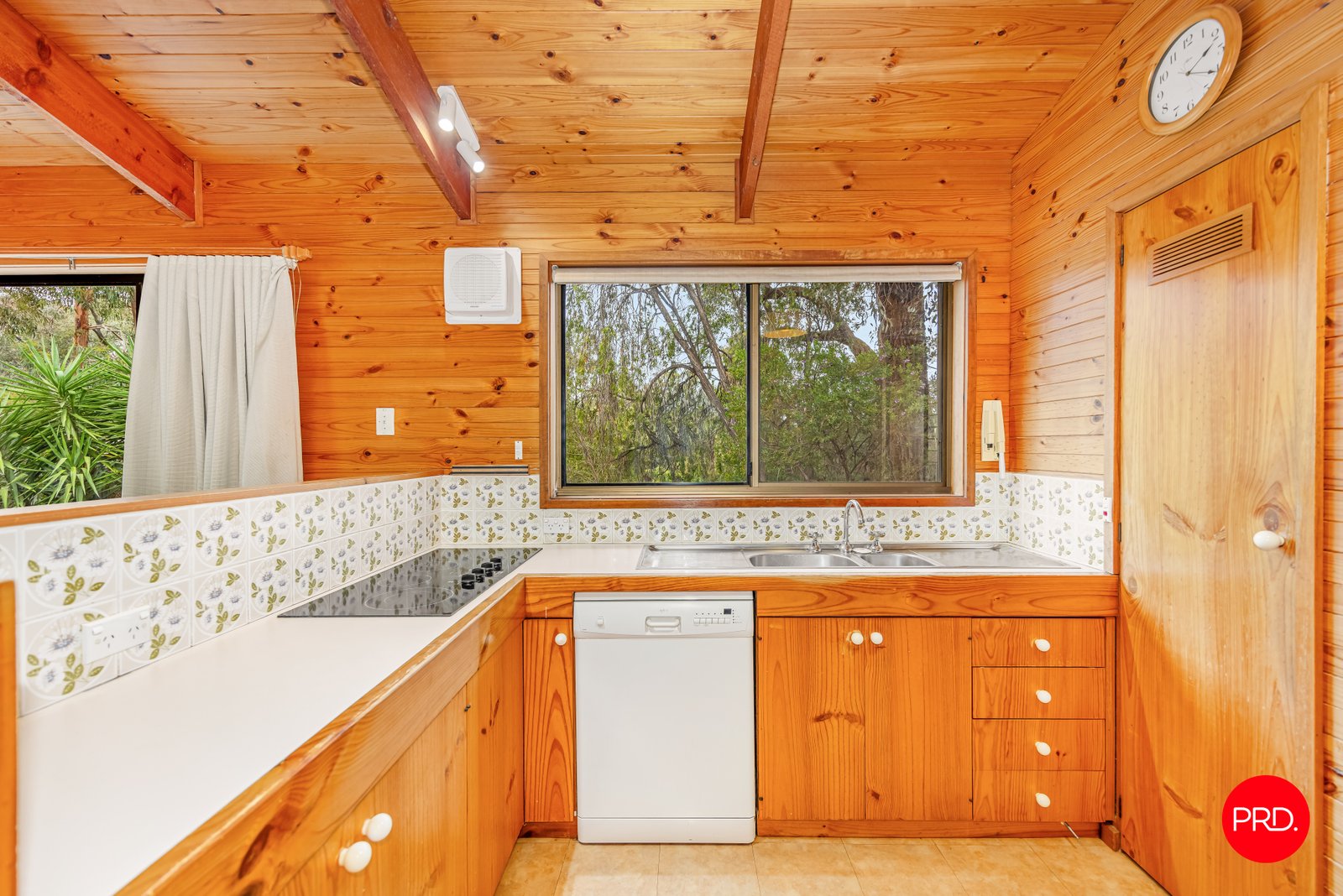 8 Carey Court SPRING GULLY 7