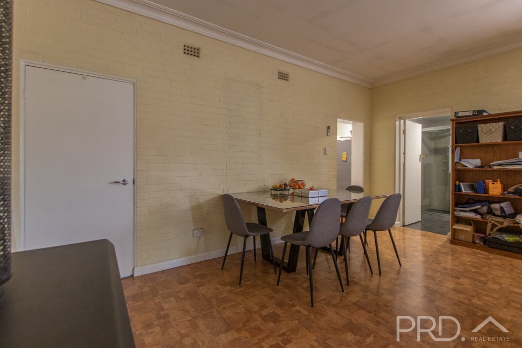 8 Carey Street TUMUT 4