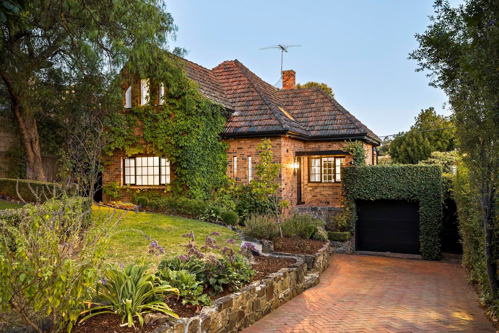 8 Carmichael Street, Ivanhoe East VIC 3079