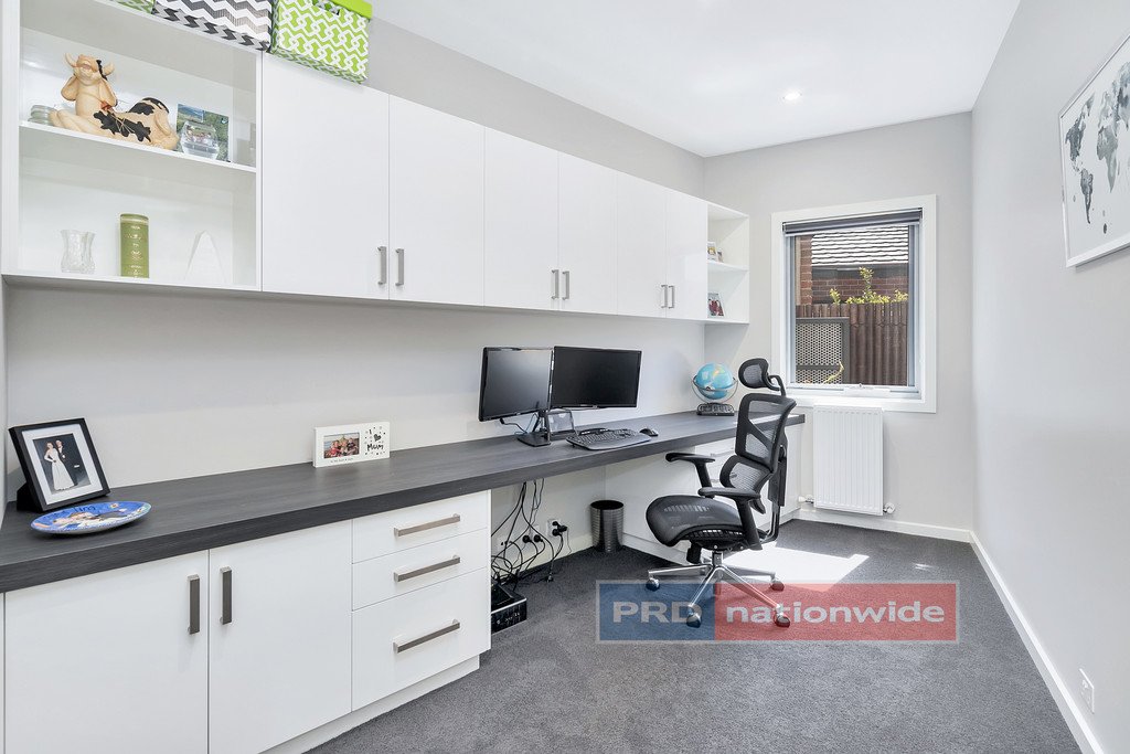 8 Carnaby Way CANADIAN 6