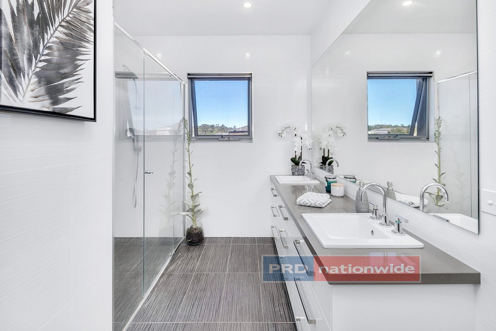 8 Carnaby Way CANADIAN 15