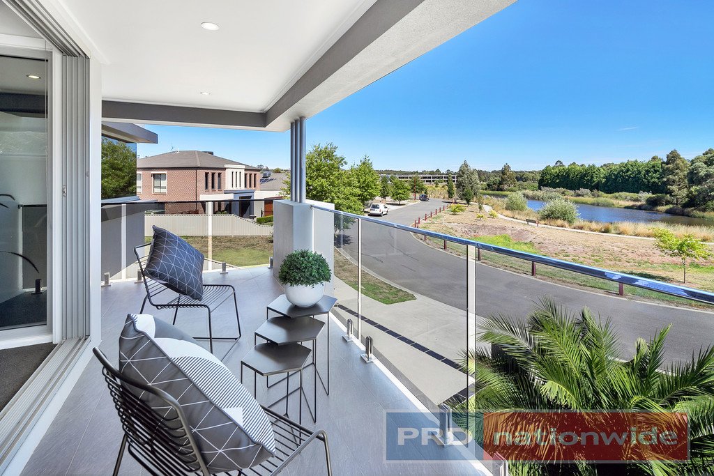 8 Carnaby Way CANADIAN 16