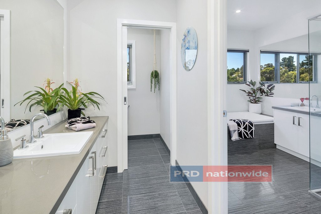8 Carnaby Way CANADIAN 20
