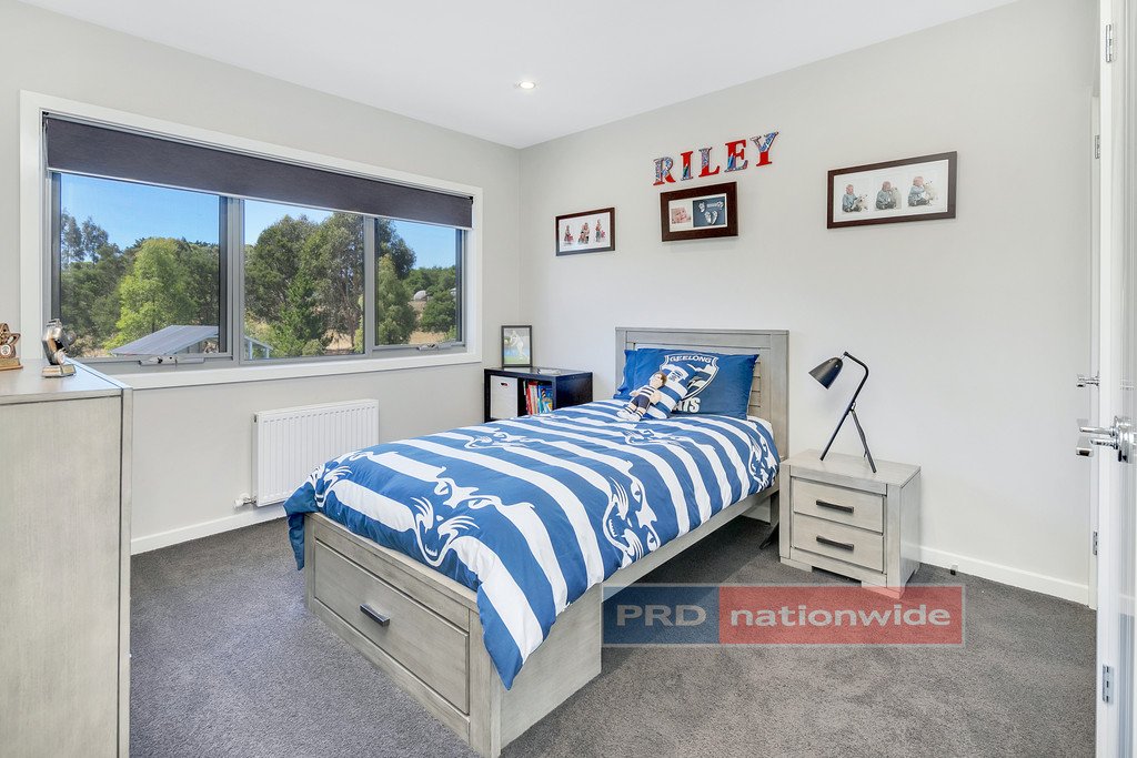 8 Carnaby Way CANADIAN 22
