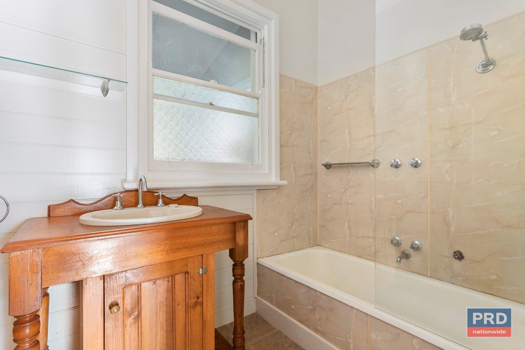 8 Casley Street IRONBARK 7