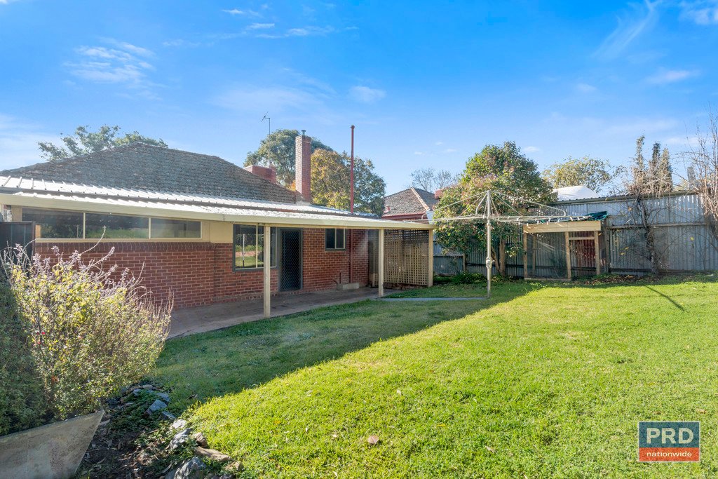 8 Casley Street IRONBARK 10