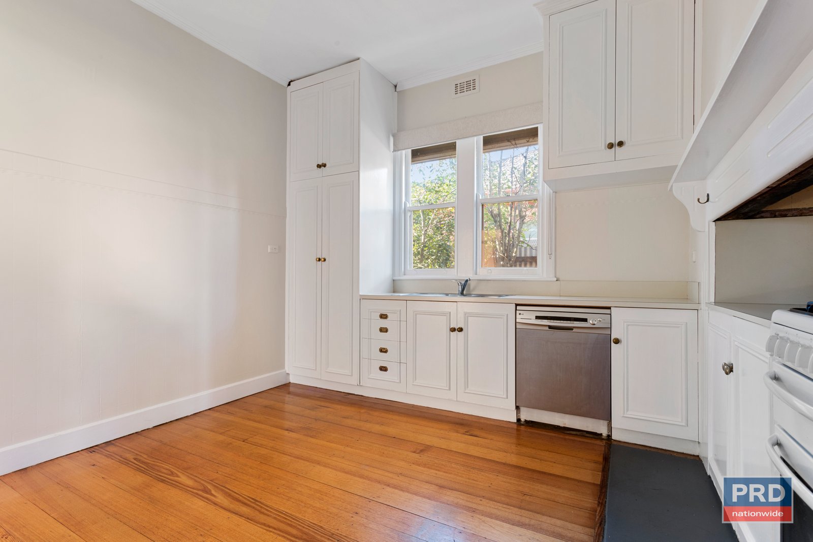 8 Casley Street IRONBARK 4