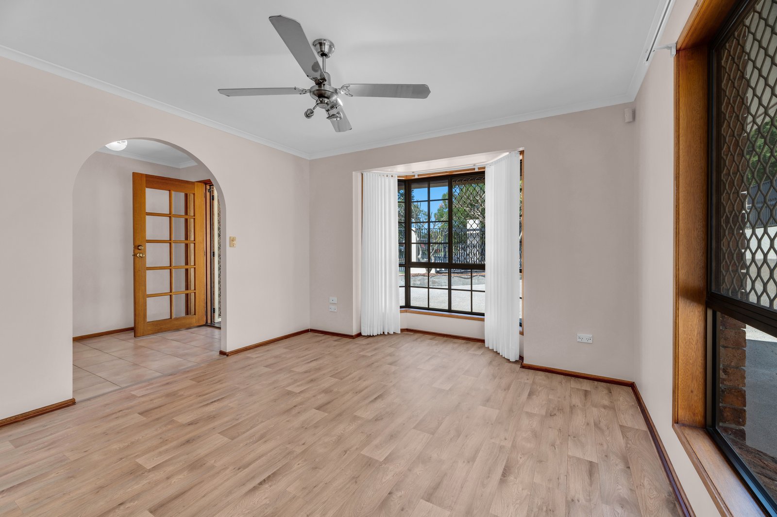8 Cathedral Avenue MOLENDINAR 8