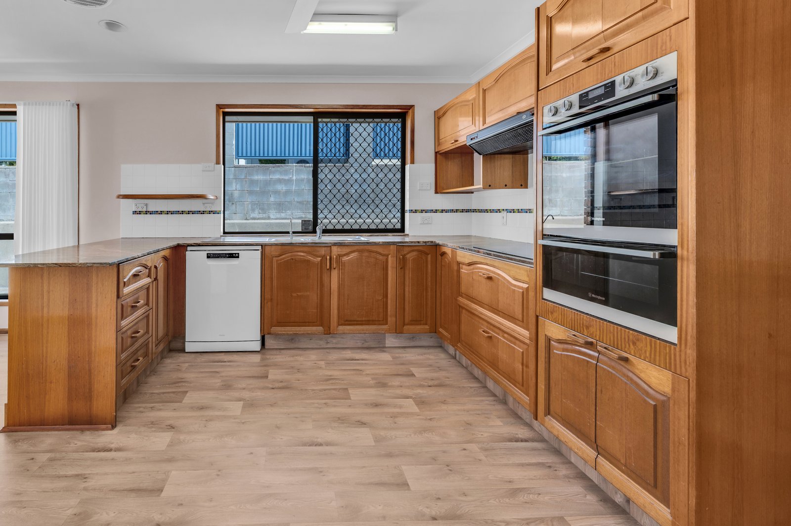 8 Cathedral Avenue MOLENDINAR 11