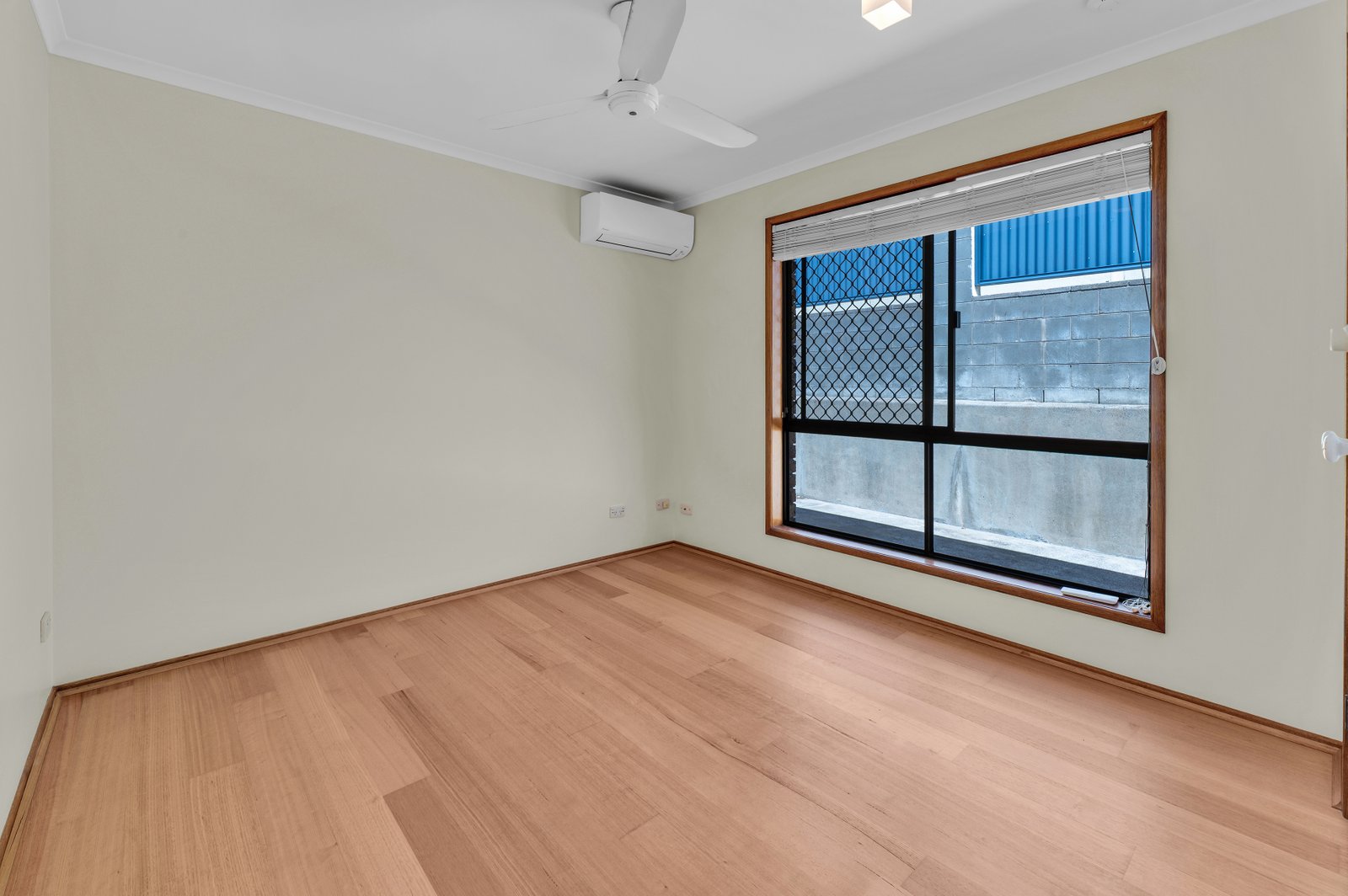 8 Cathedral Avenue MOLENDINAR 12