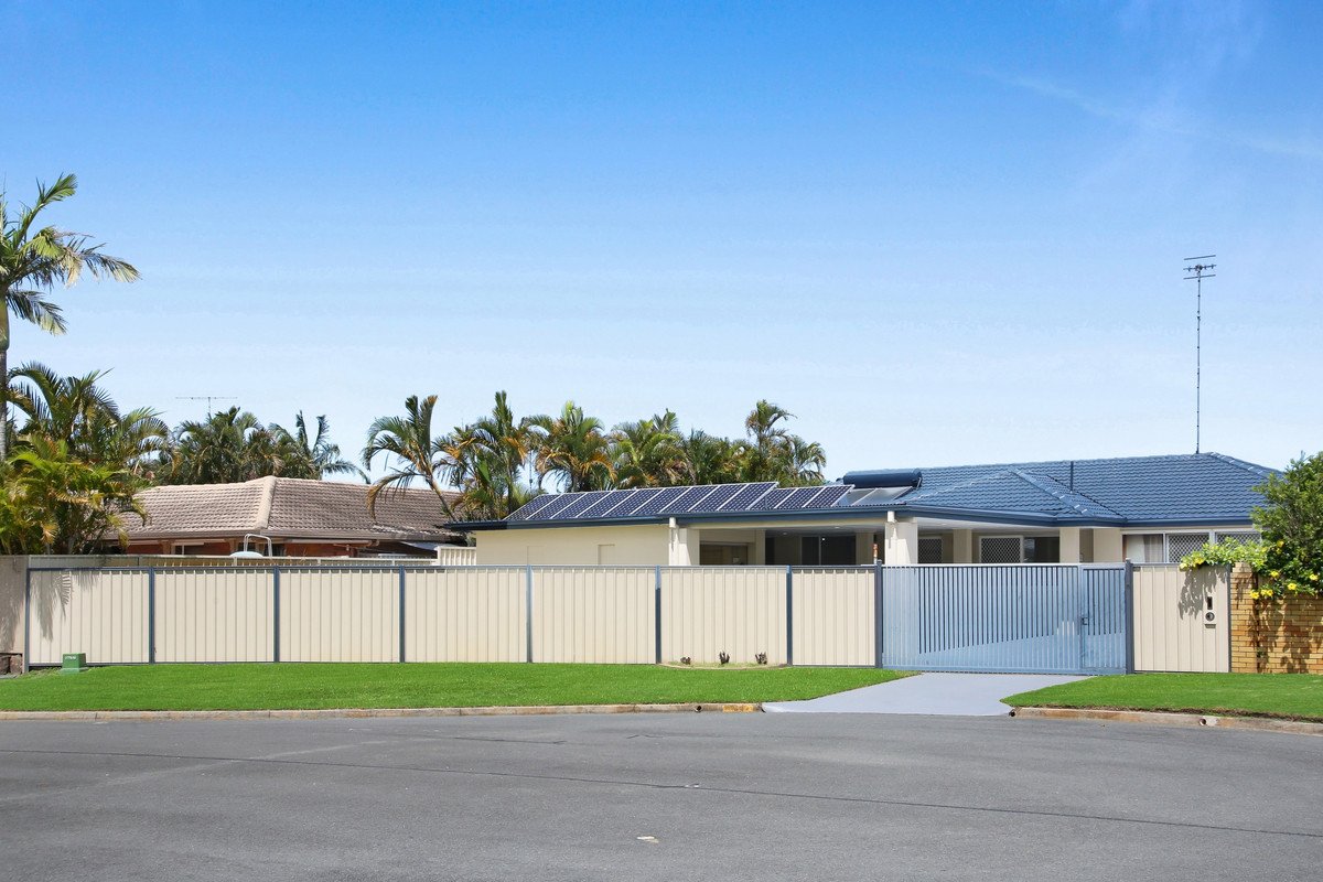 8 Cedar Court Palm Beach 1