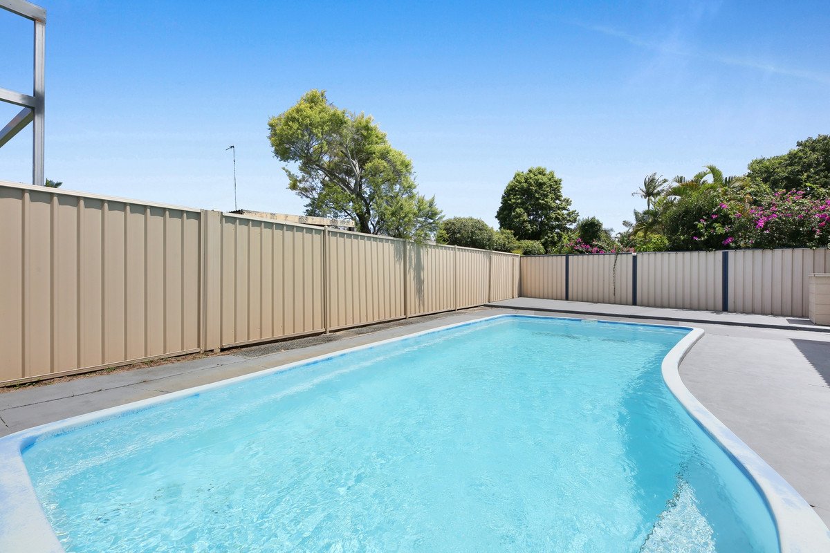 8 Cedar Court Palm Beach 22