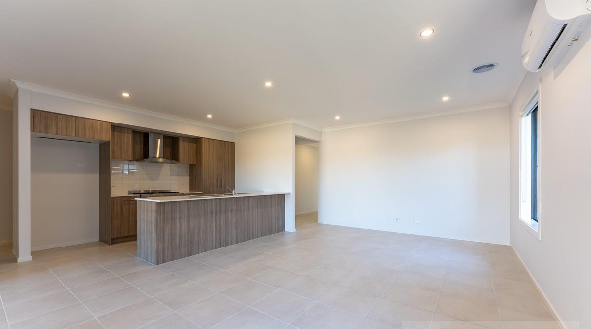8 Chandler Street SMYTHES CREEK 4