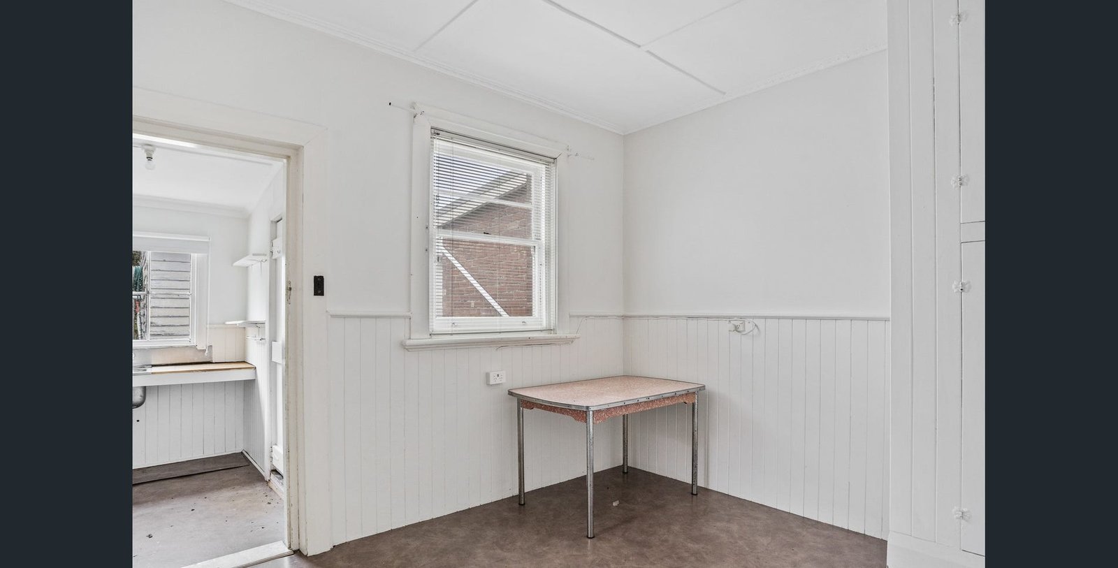 8 Charles St  MOONAH 6