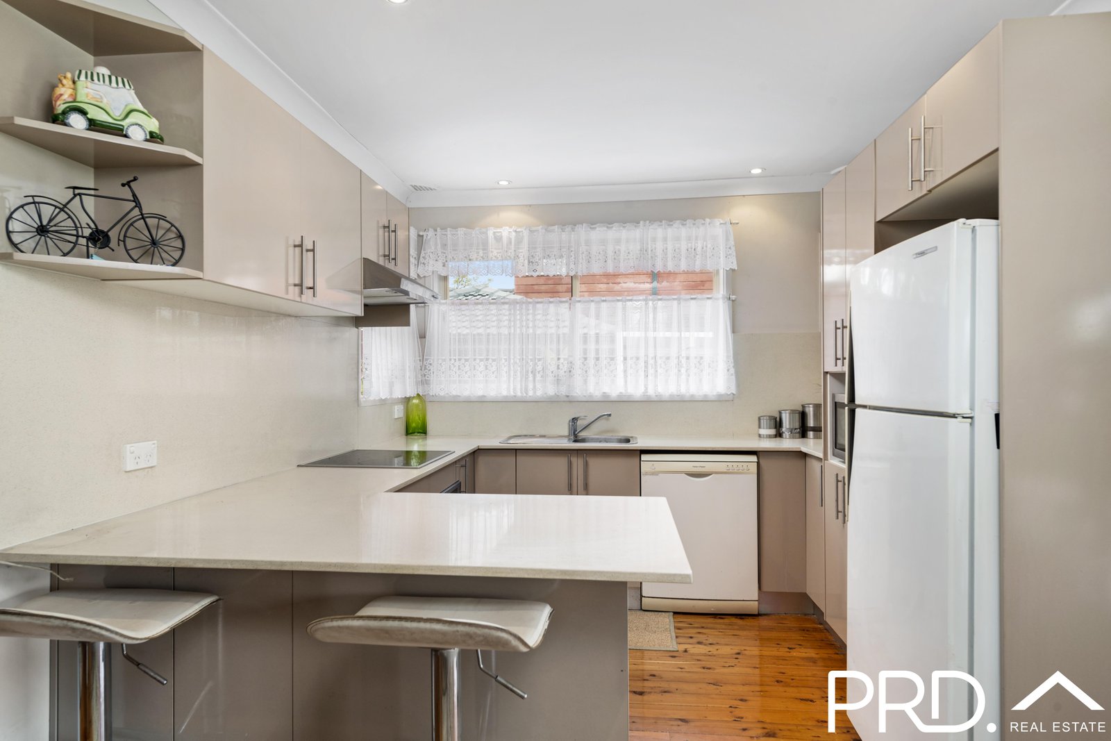 8 Chauvel Avenue MILPERRA 3