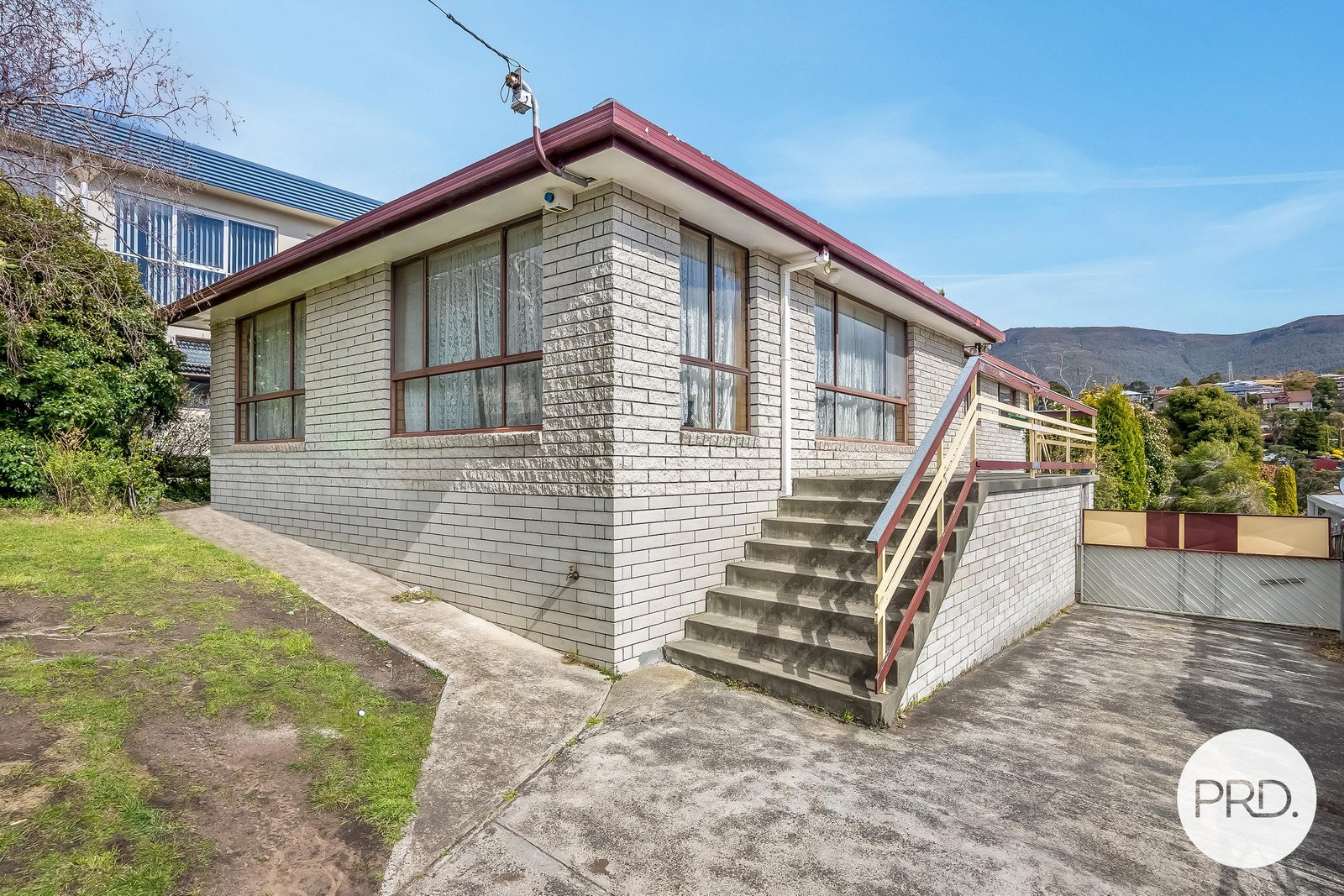 8 Cheviot Road WEST MOONAH TAS 7009