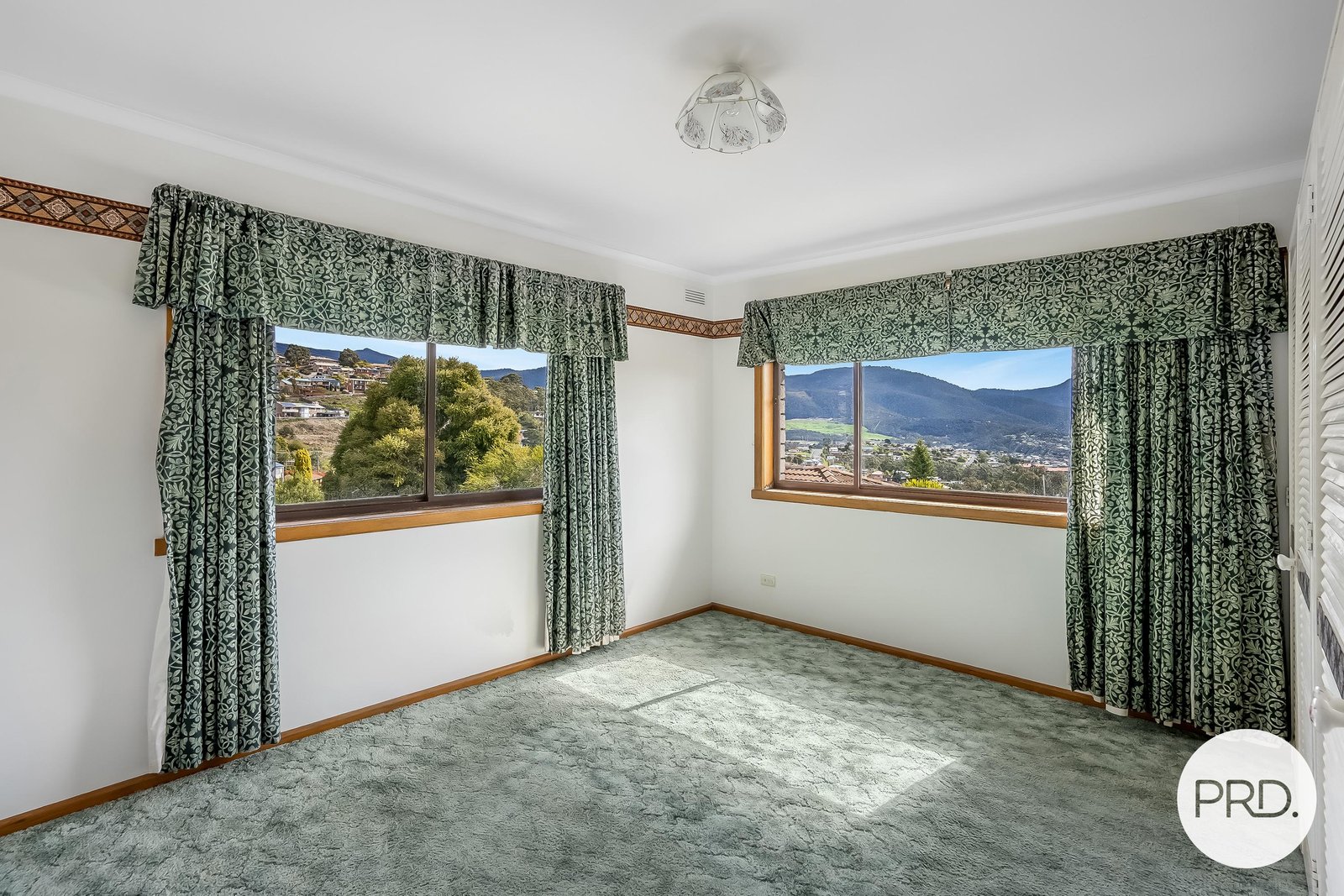 8 Cheviot Road WEST MOONAH 6