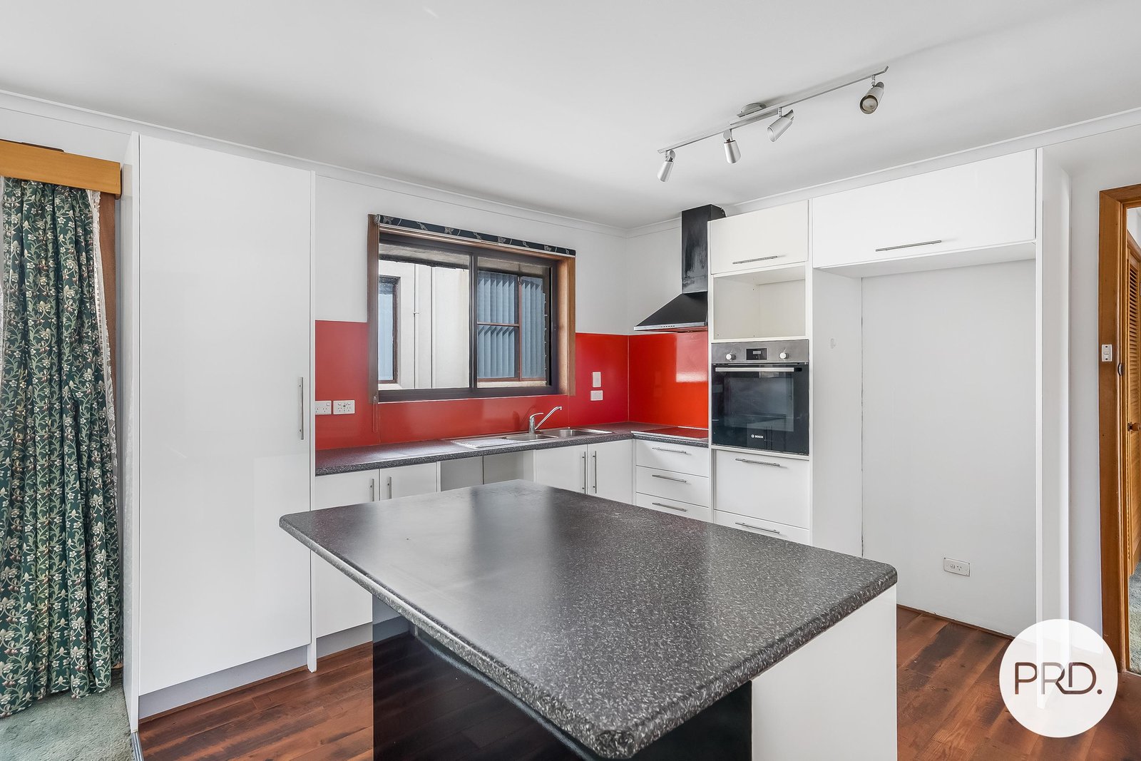 8 Cheviot Road WEST MOONAH 4