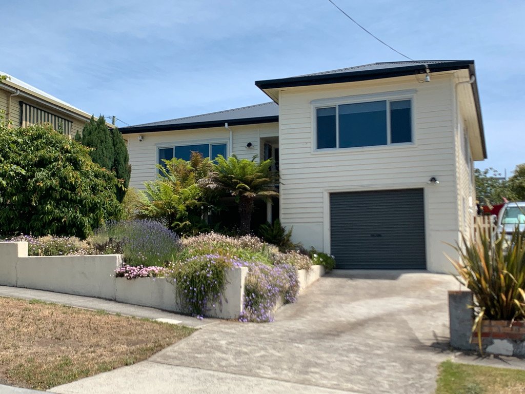 8 Christie Avenue MOONAH 1