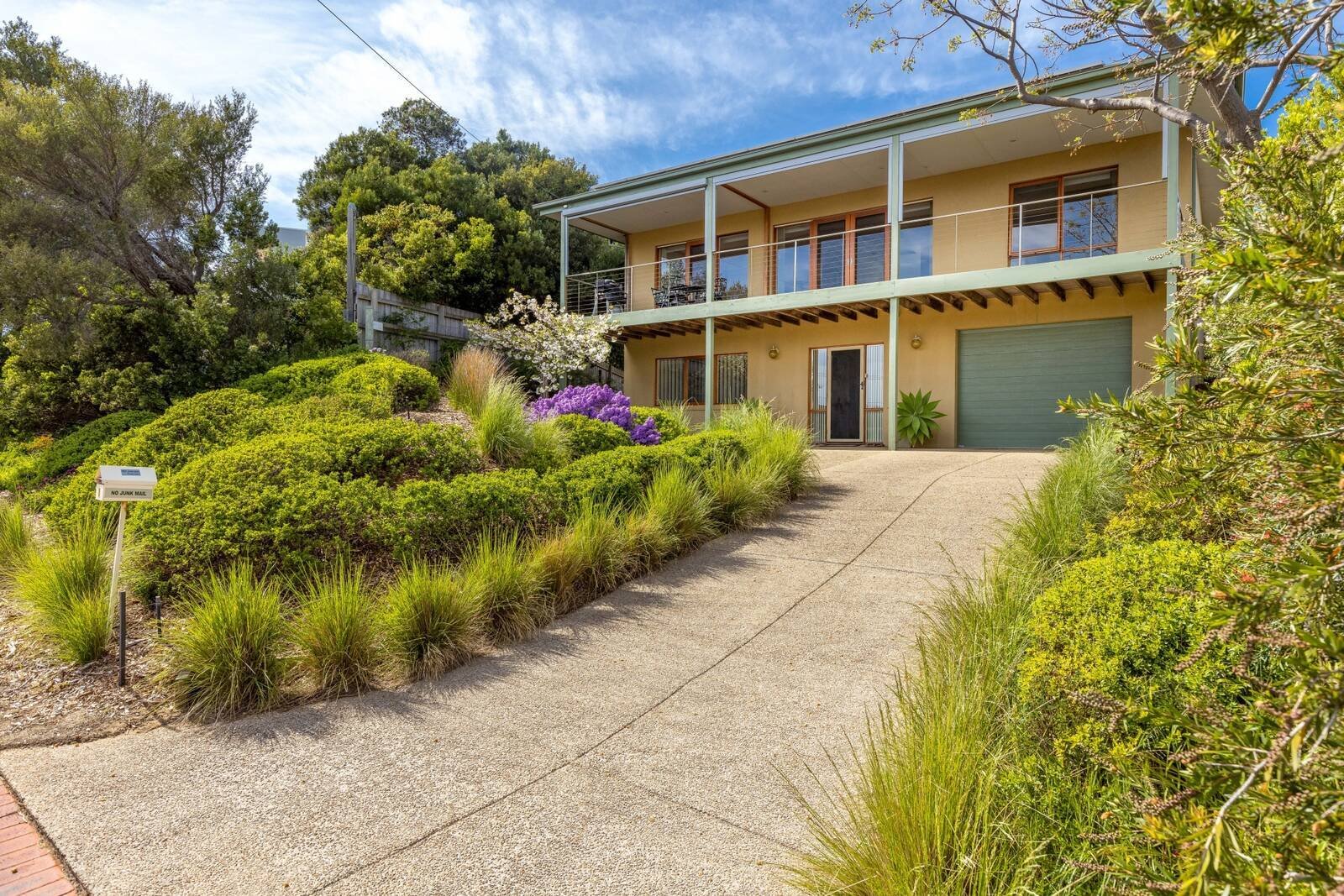 Real Estate and Property in 8 Christopher Court, Rye, VIC