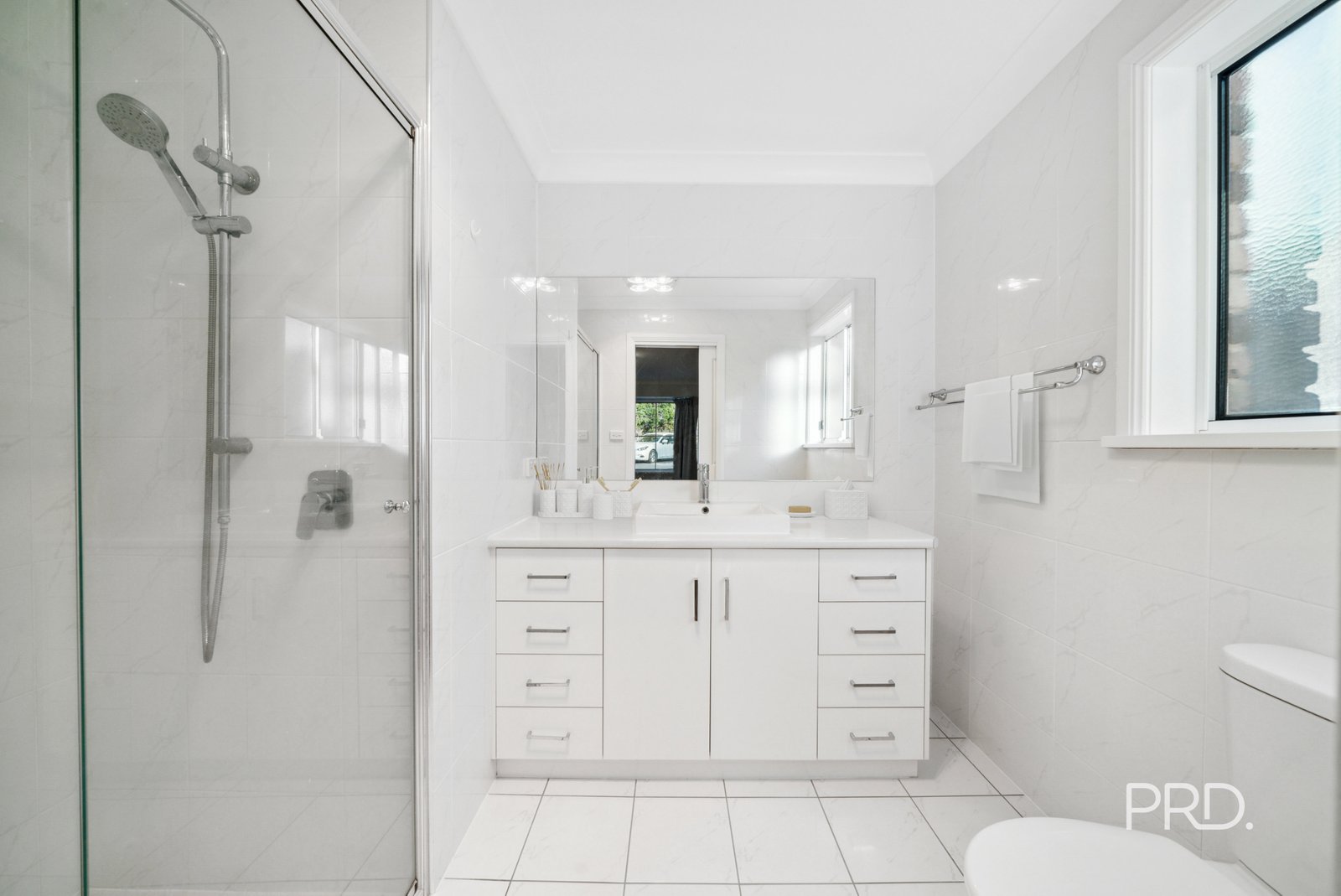 8 Clare Avenue WAGGA WAGGA 9