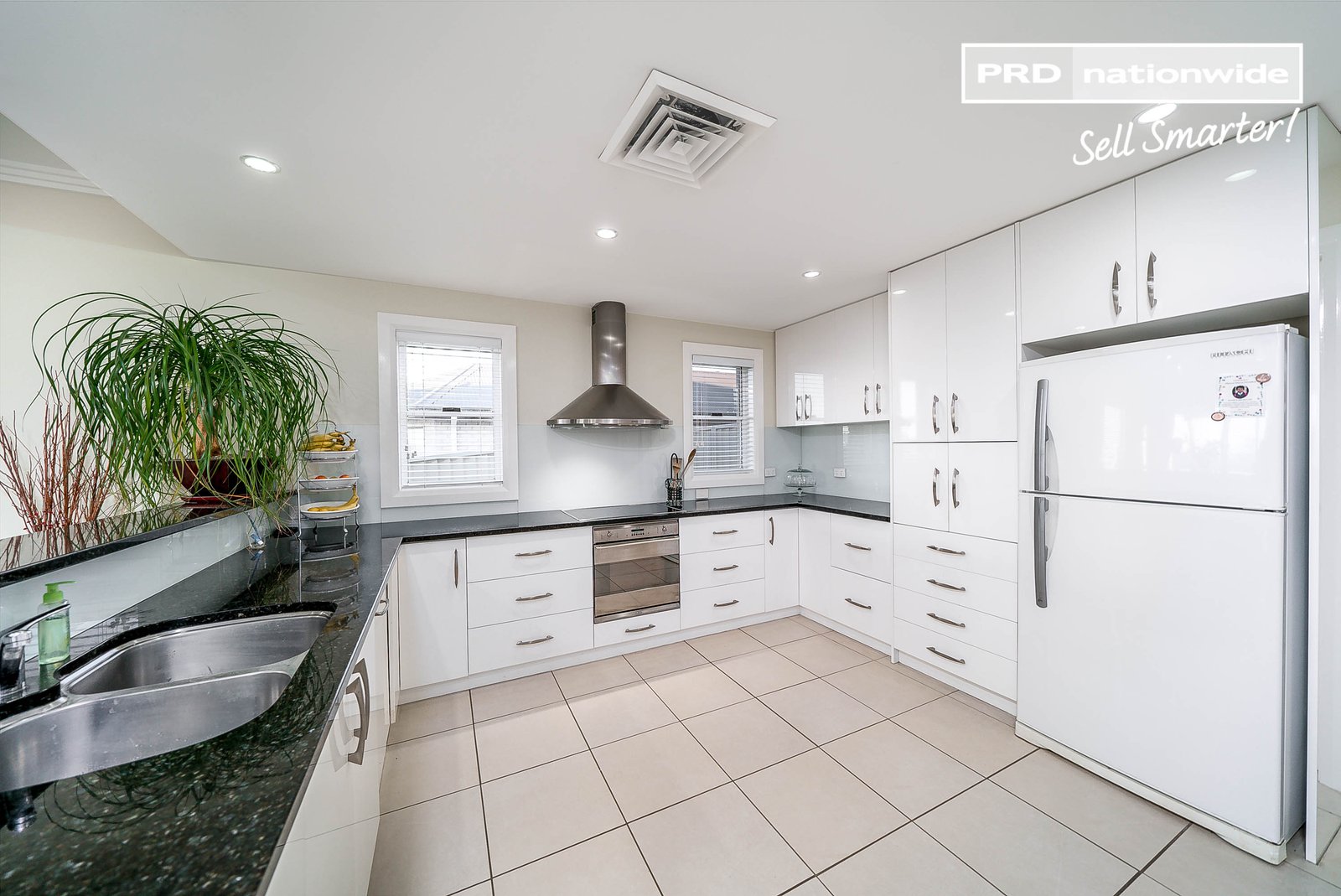 8 Clifton Street BOURKELANDS 6