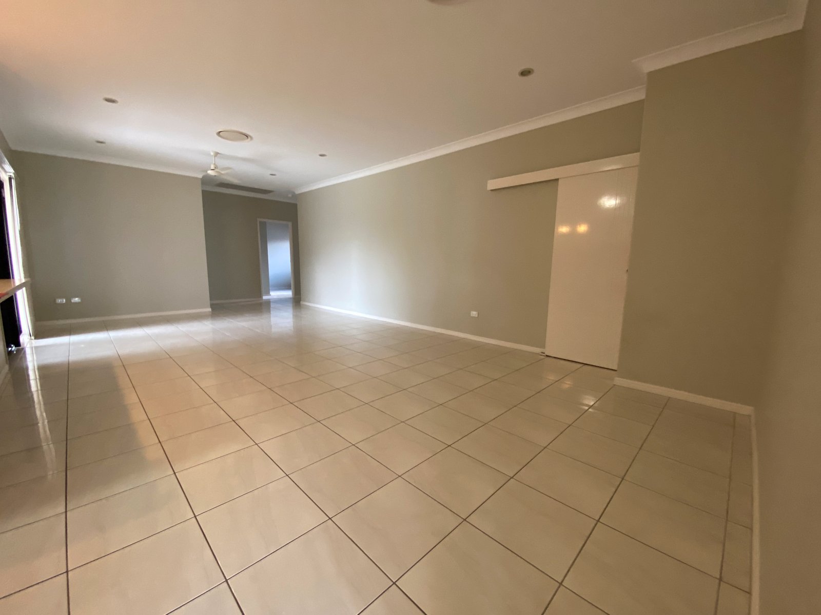 8 Cloncurry Court TANNUM SANDS 4