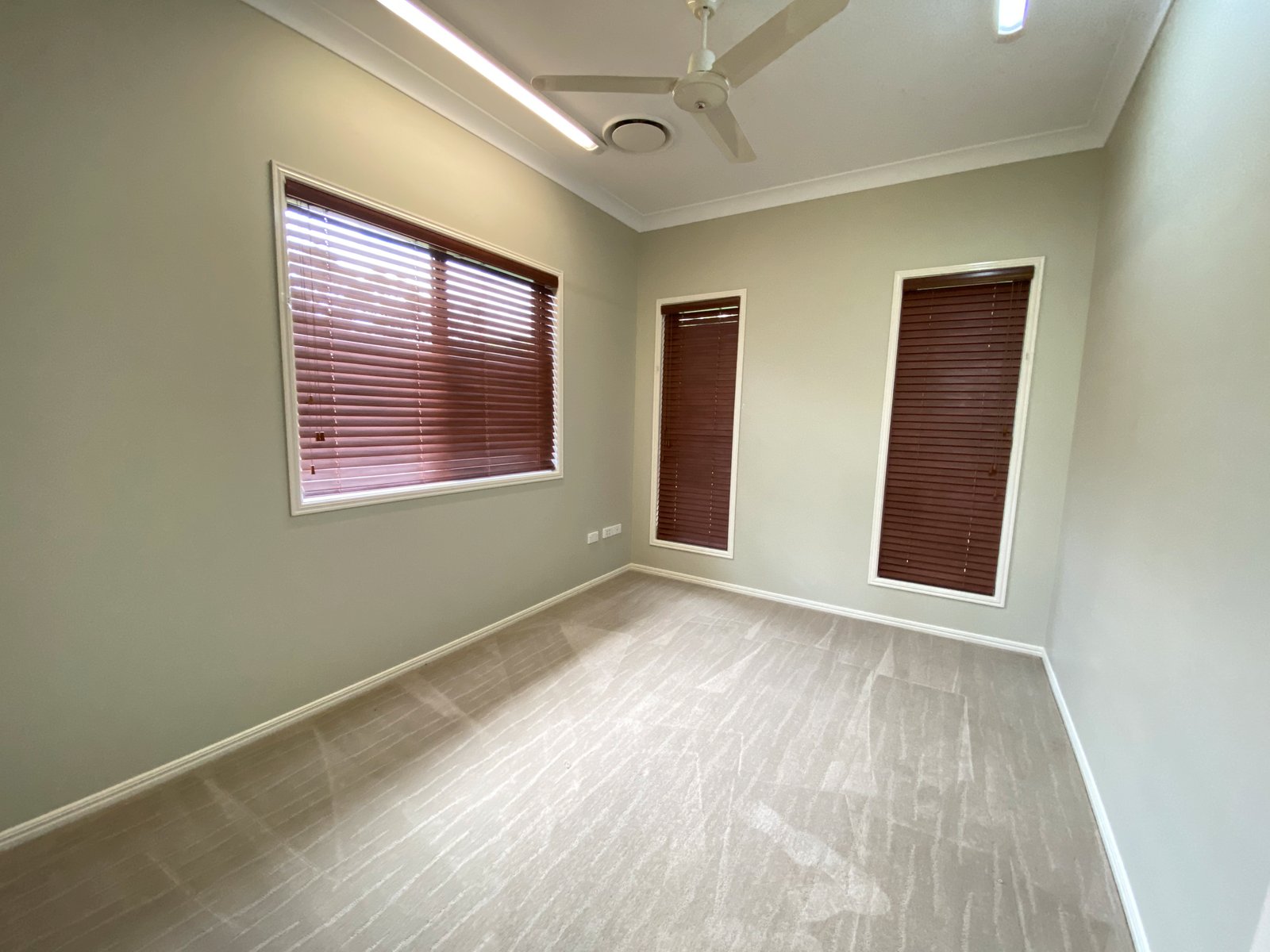 8 Cloncurry Court TANNUM SANDS 6