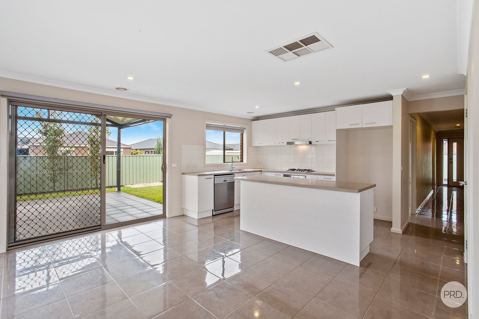 8 Coal Court EPSOM 4