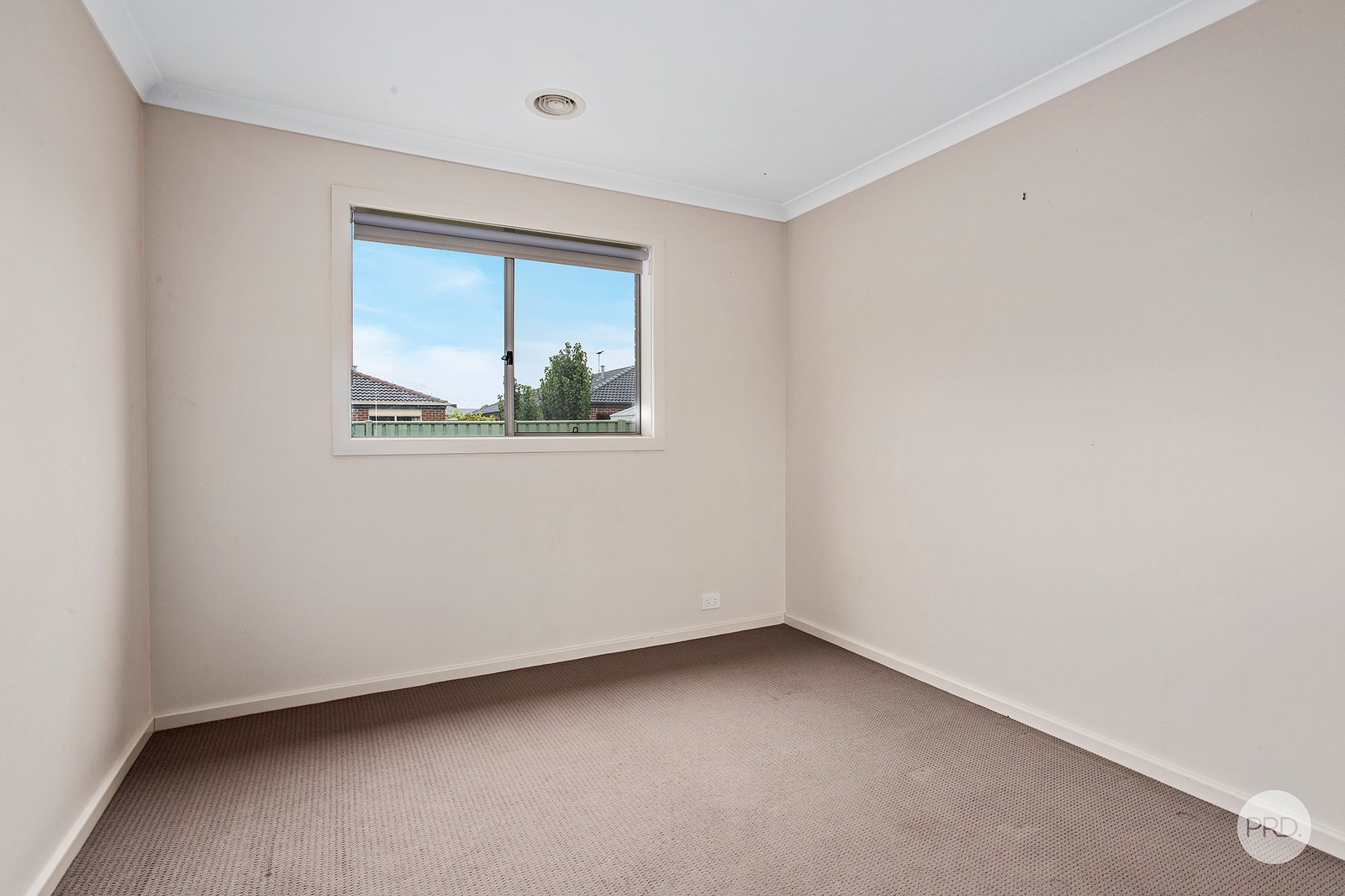 8 Coal Court EPSOM 9