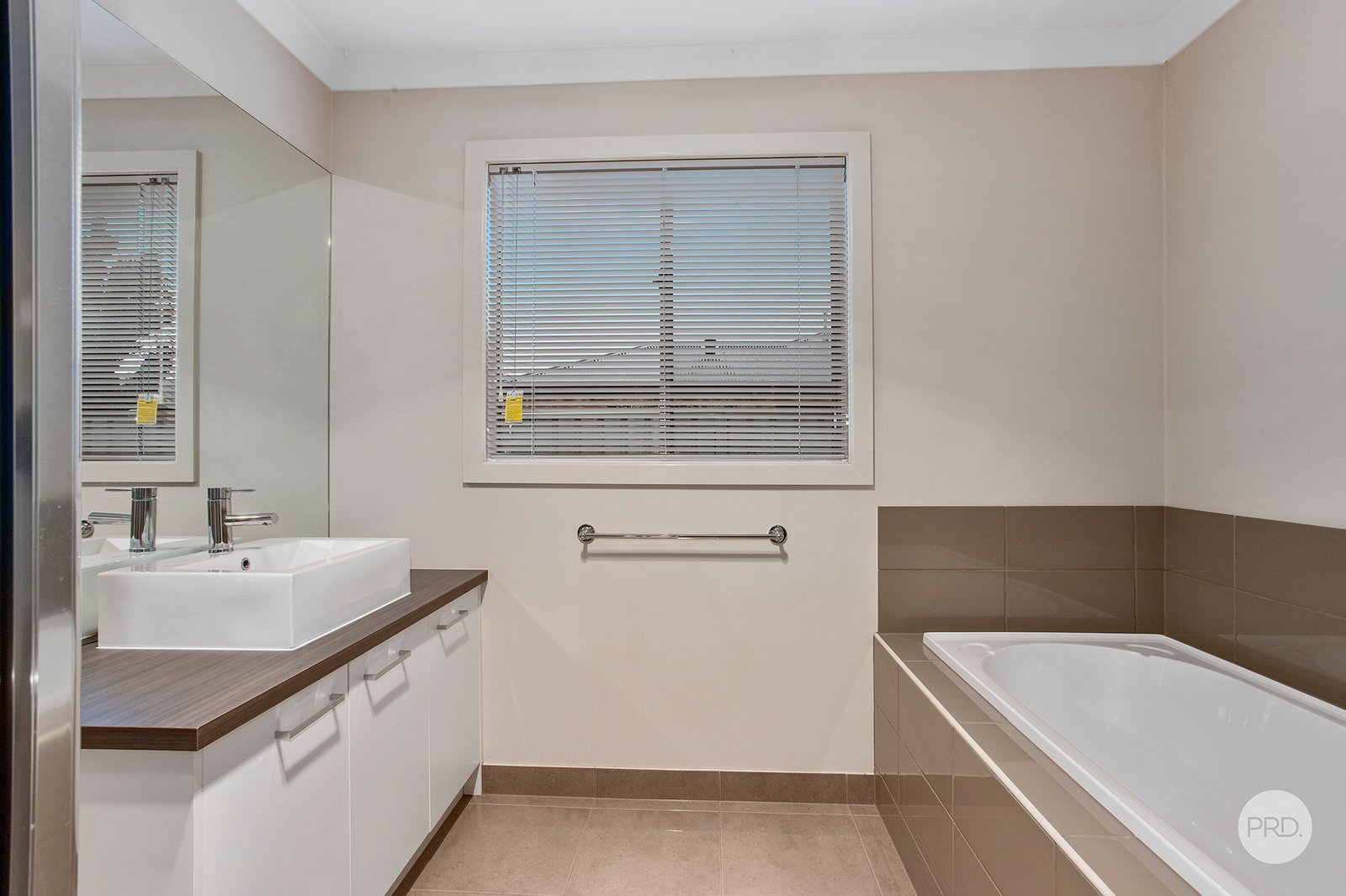 8 Coal Court EPSOM 11