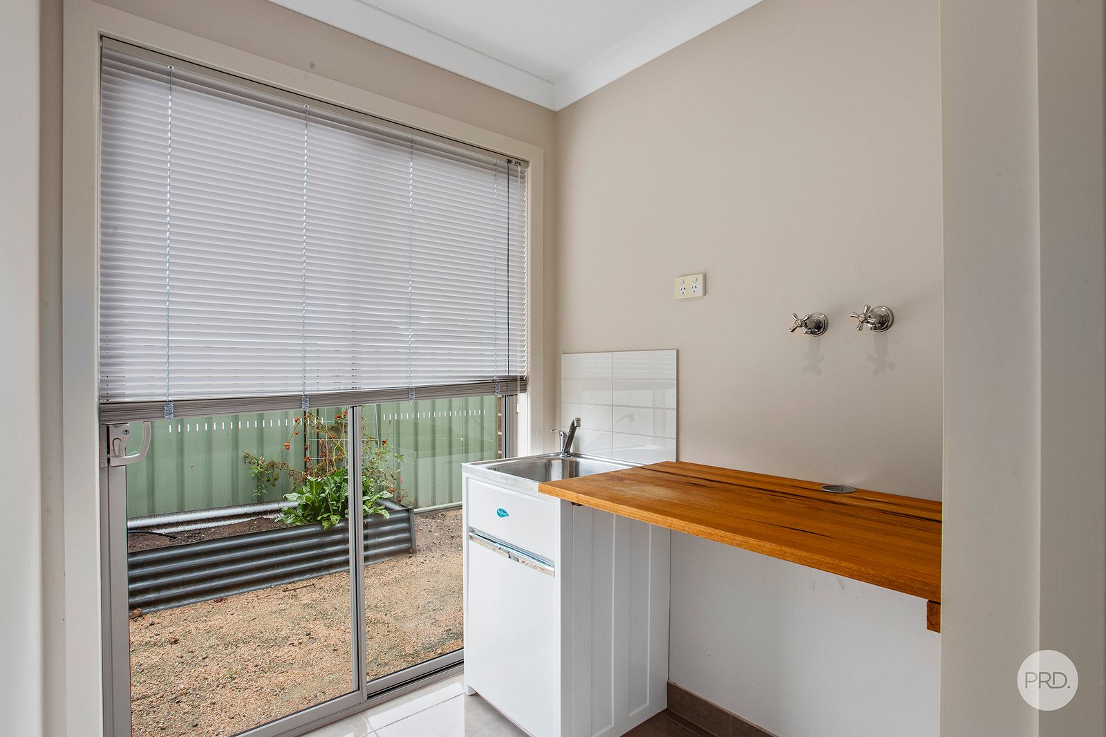 8 Coal Court EPSOM 12