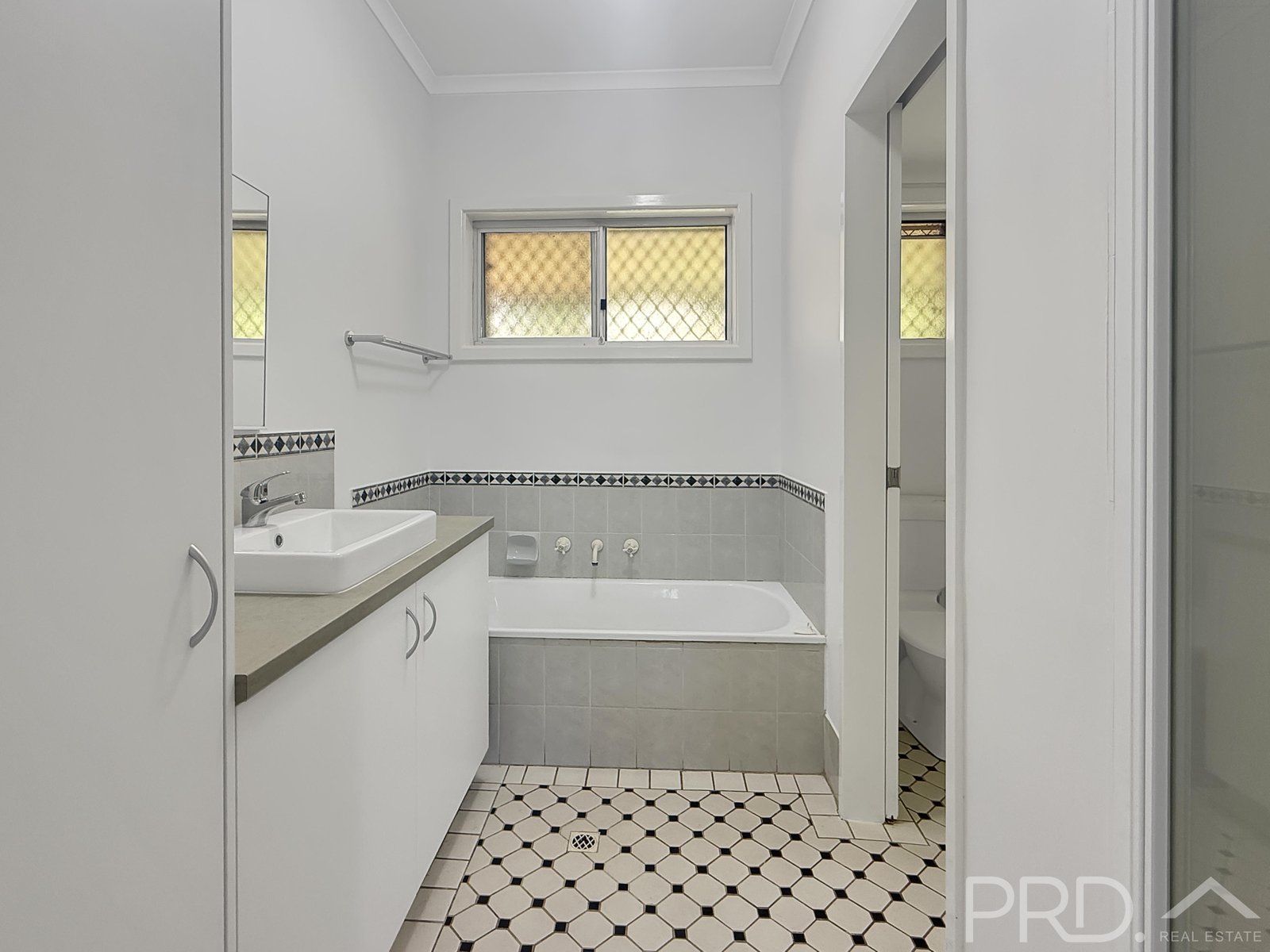 8 Collett Close MILLARS WELL 3