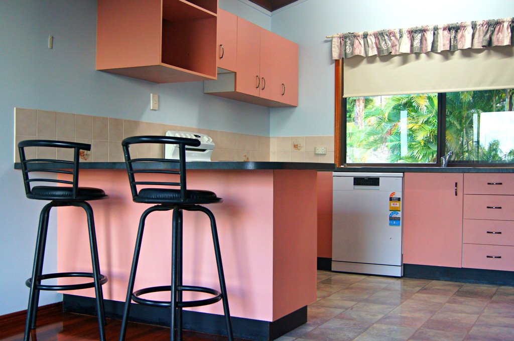 8 Country Road CANNONVALE 4