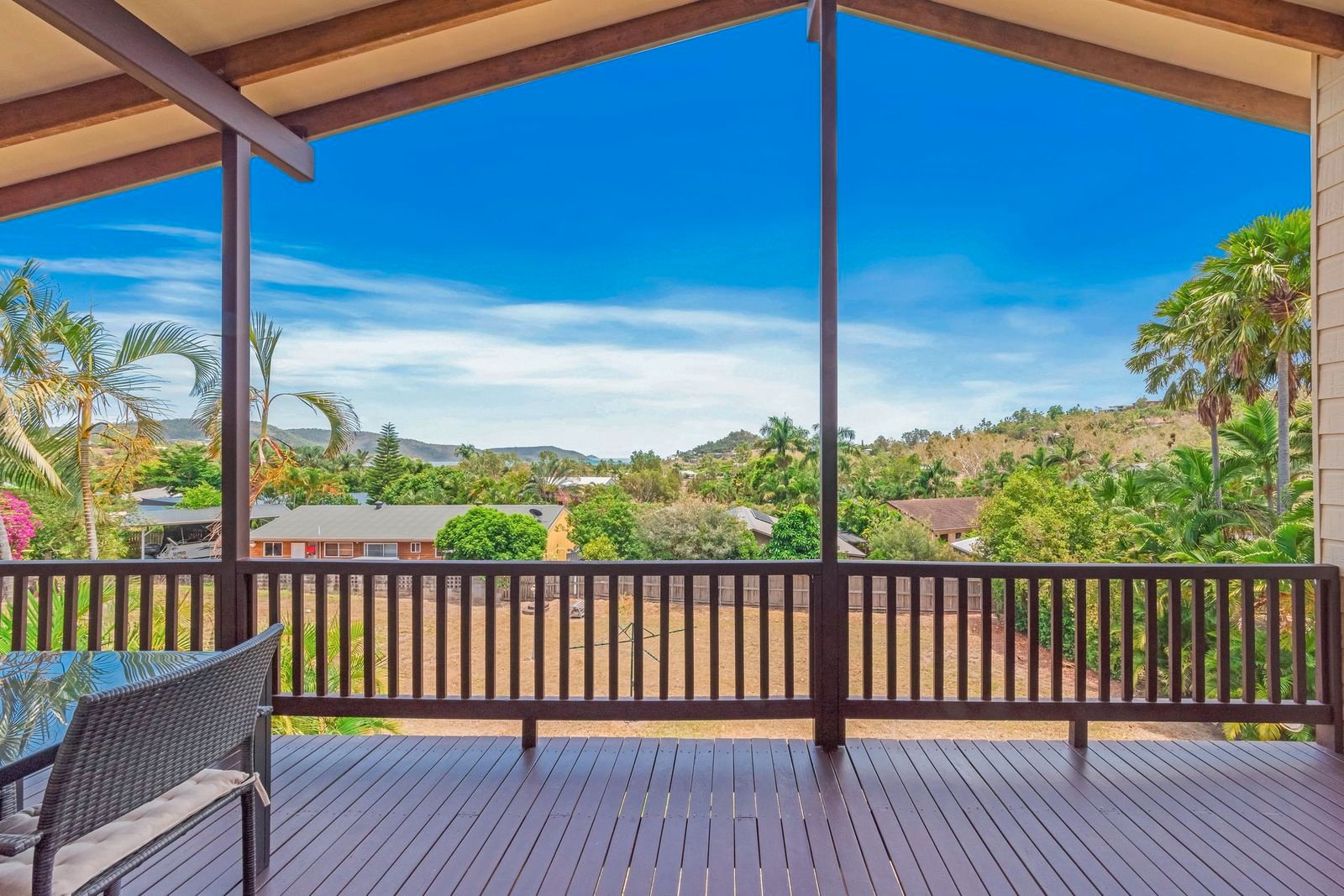 8 Country Road CANNONVALE 2