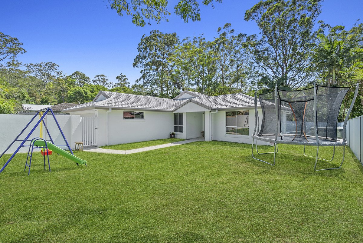 8 Cowell Drive Burleigh Heads 3