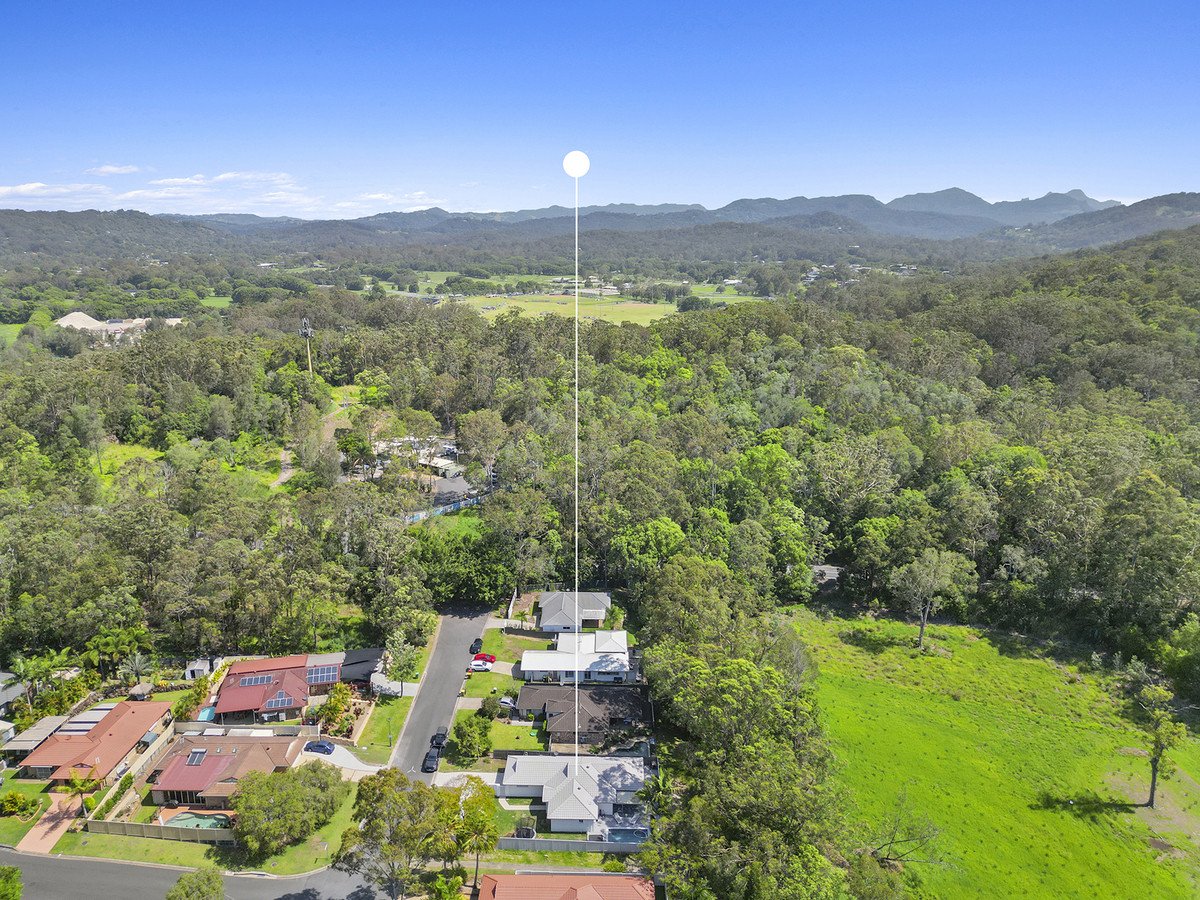 8 Cowell Drive Burleigh Heads 21