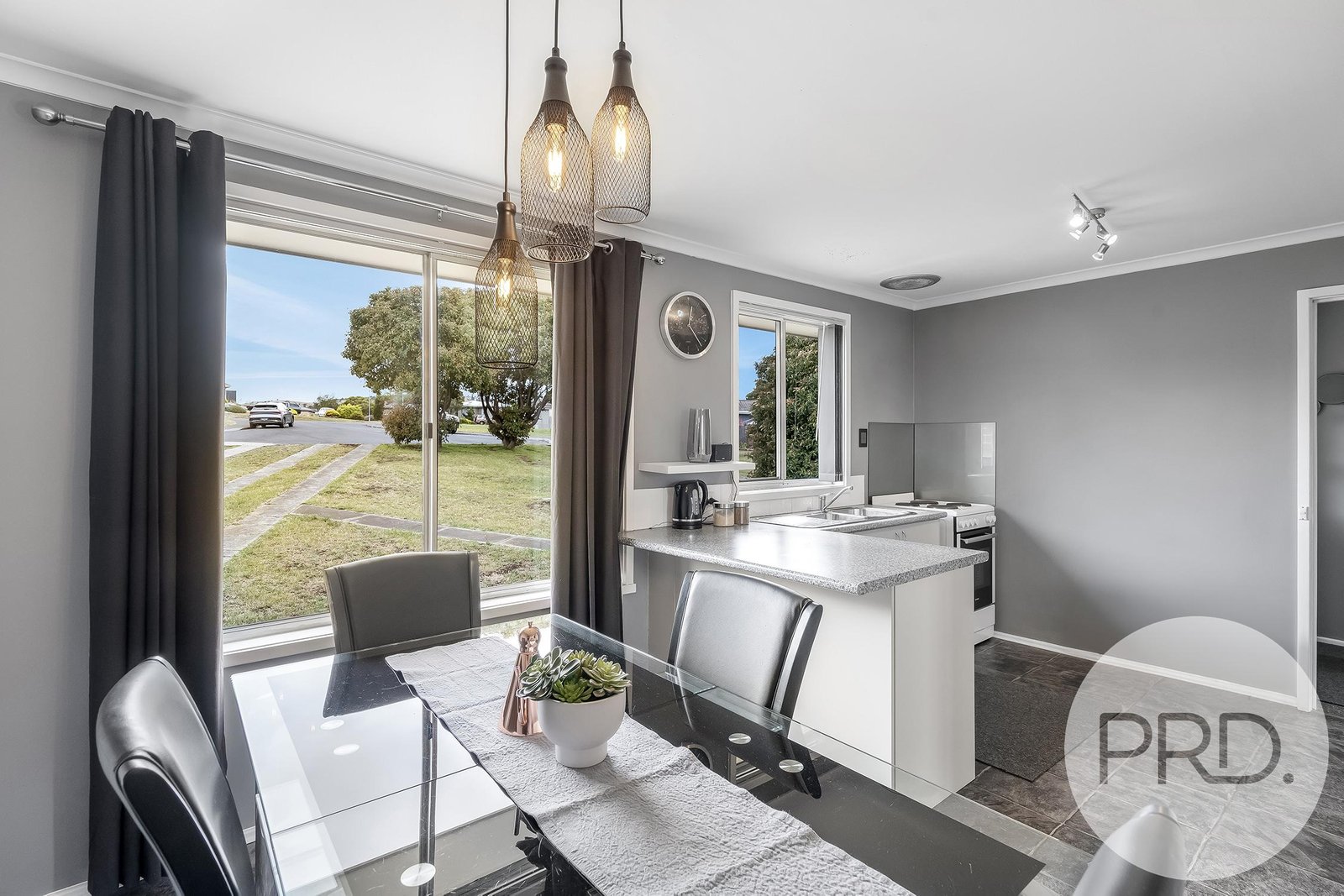 8 Cowle Road BRIDGEWATER 11