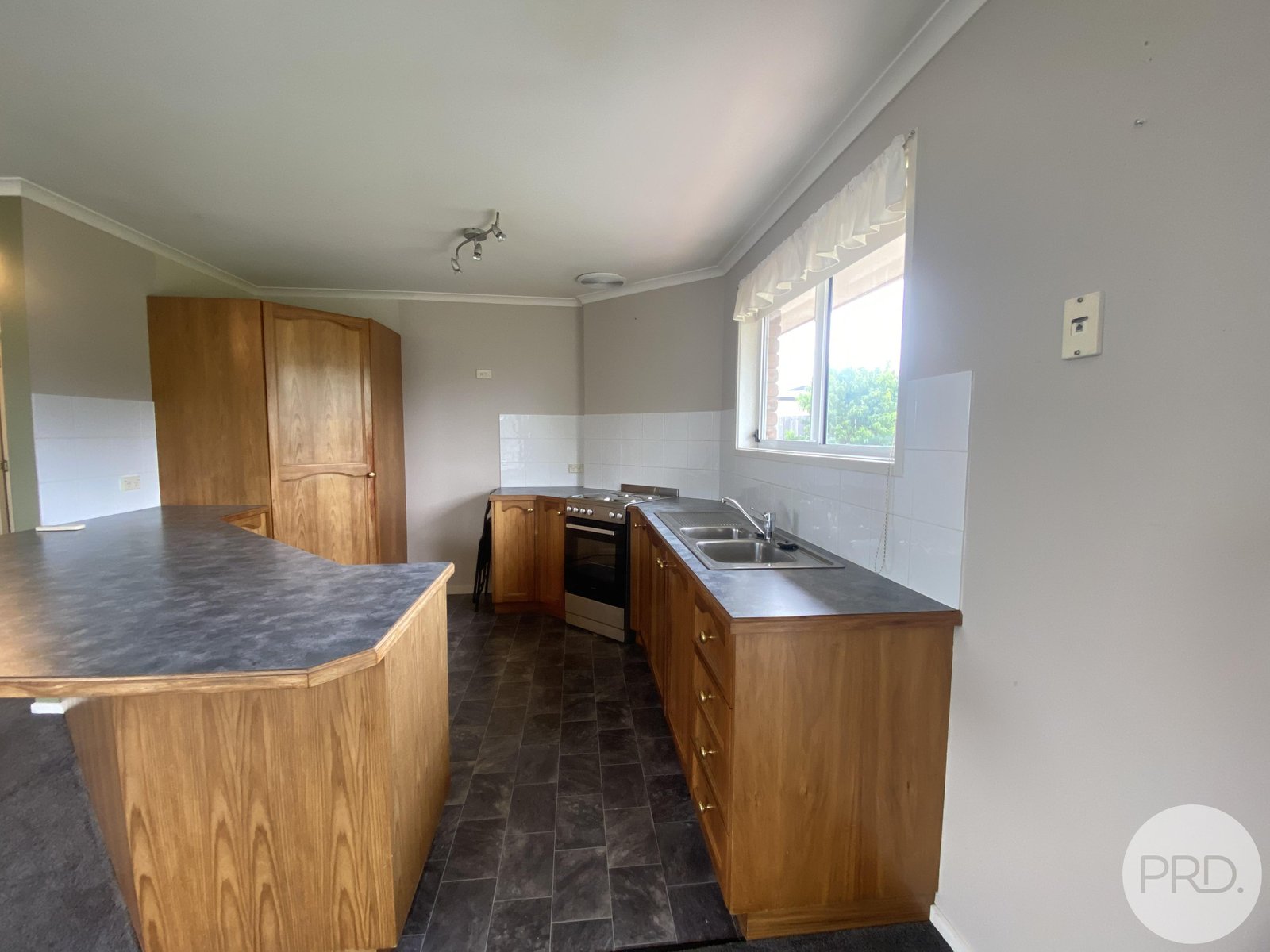 8 Creed Court BRIGHTON 5