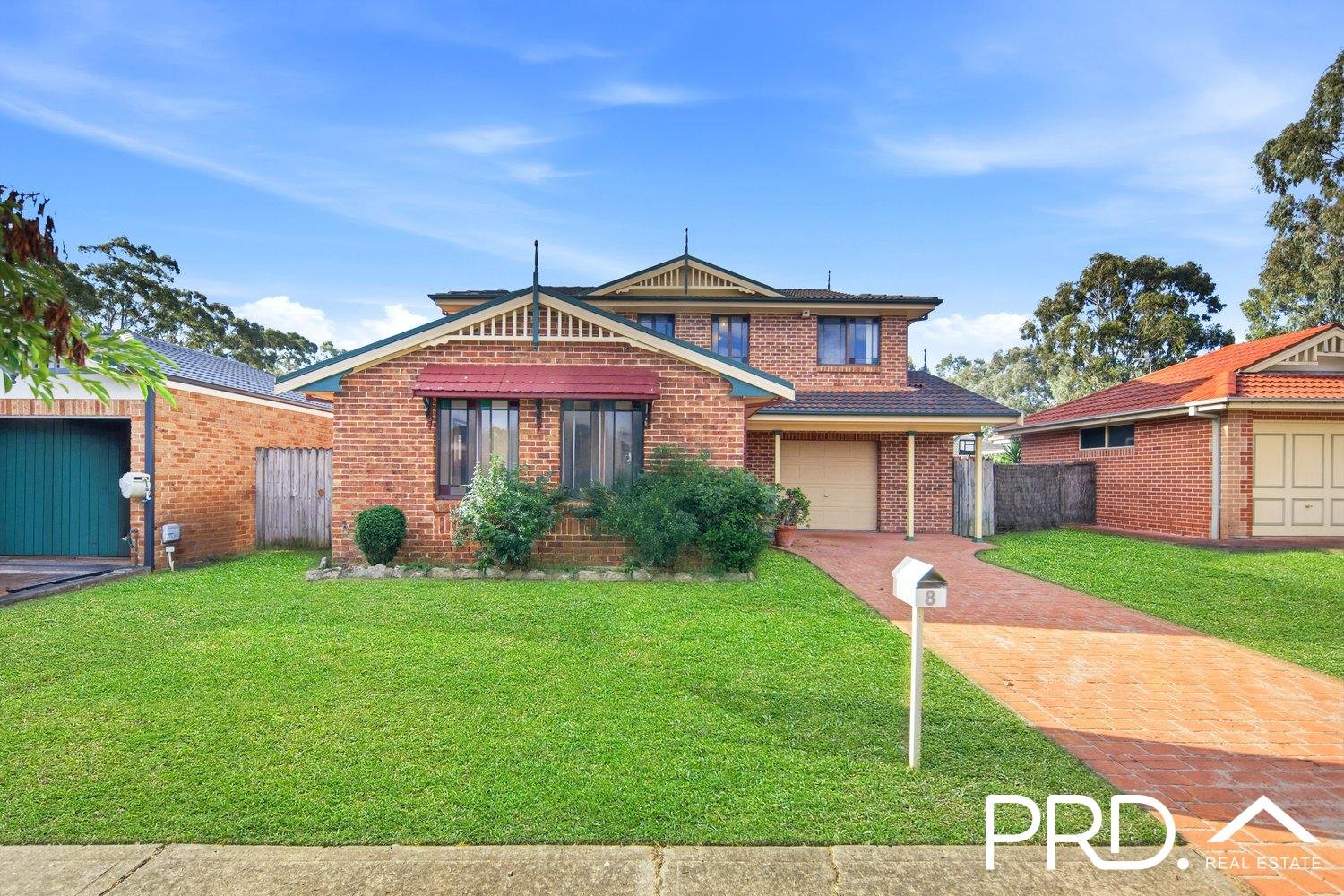 8 Cressbrook Drive WATTLE GROVE 2
