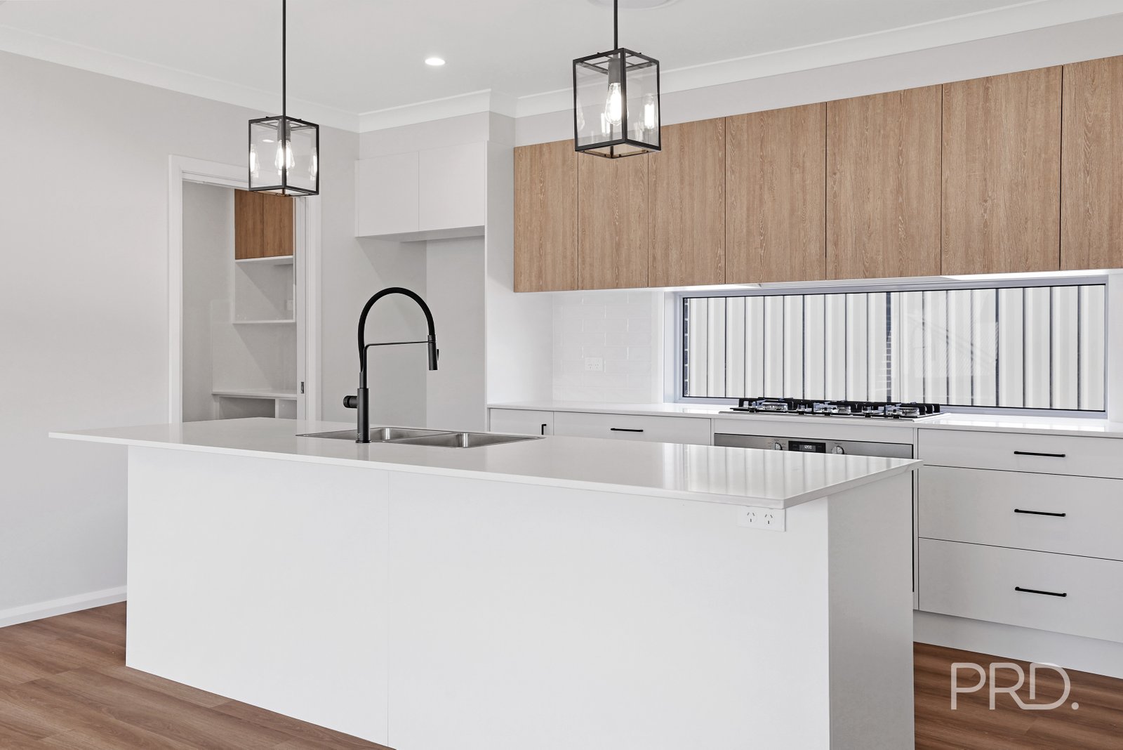 8 Crested Avenue TAMWORTH 15