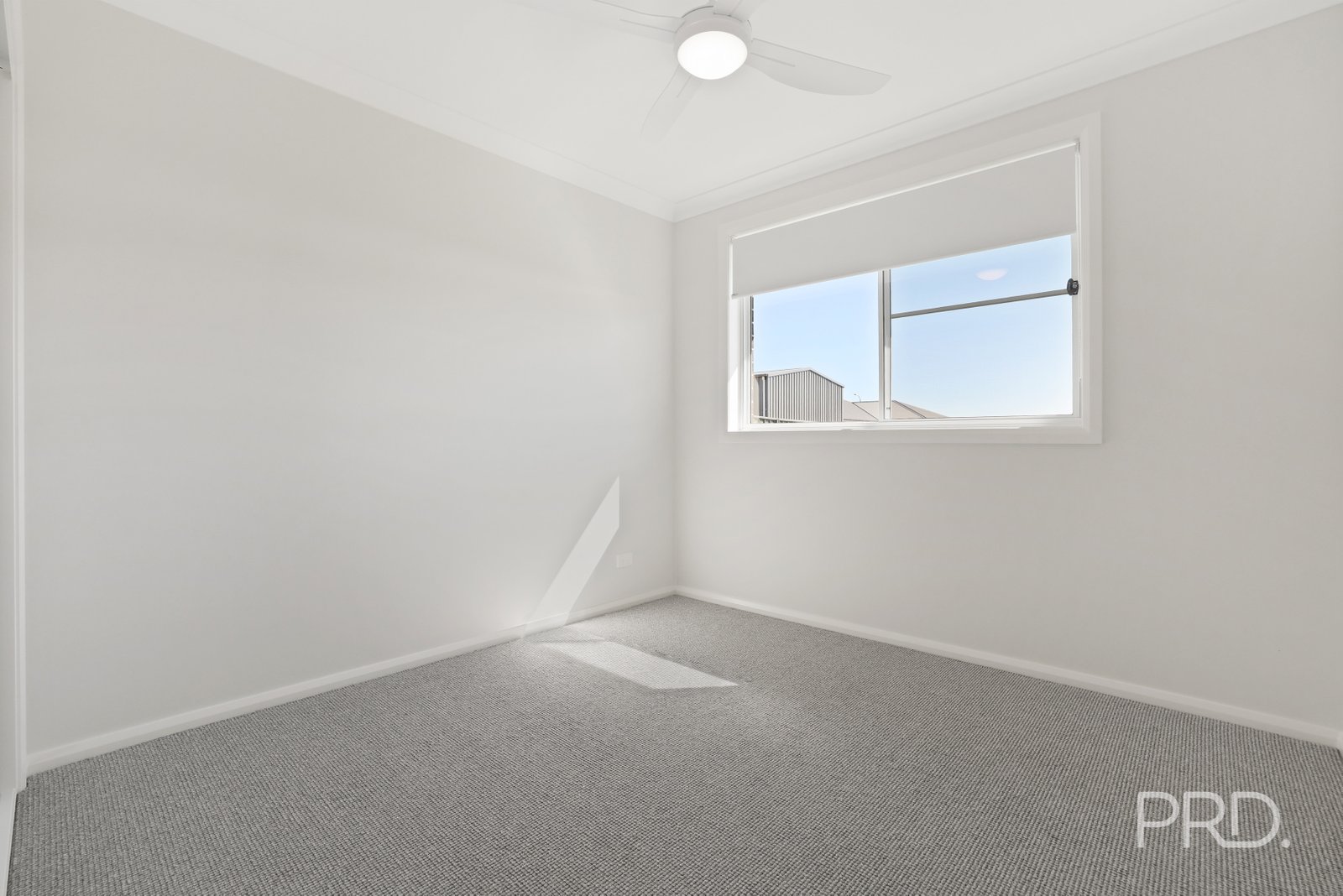 8 Crested Avenue TAMWORTH 21