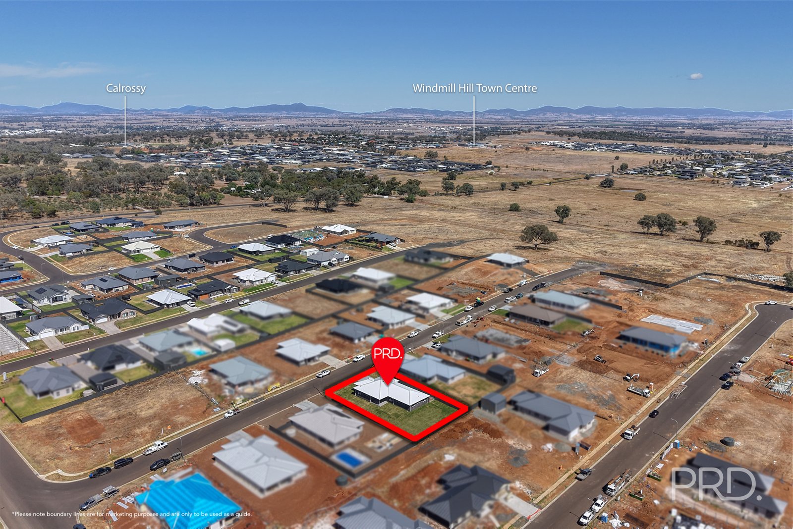 8 Crested Avenue TAMWORTH 32