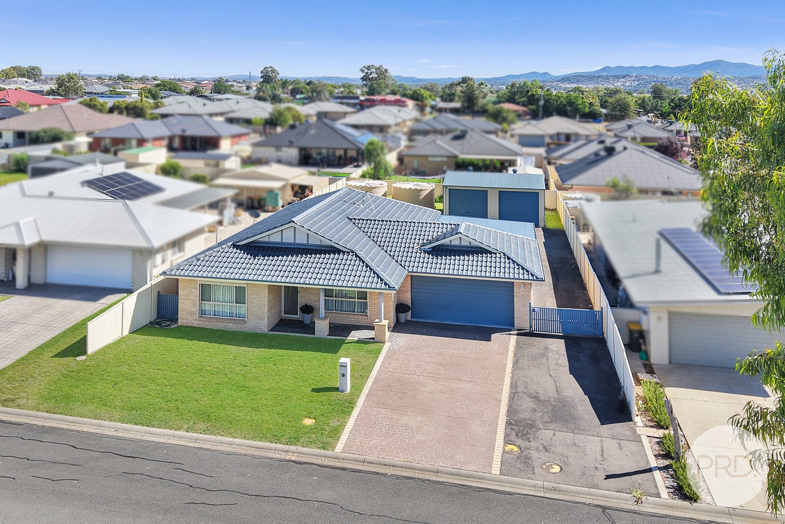 8 Cunningham Street TAMWORTH 2