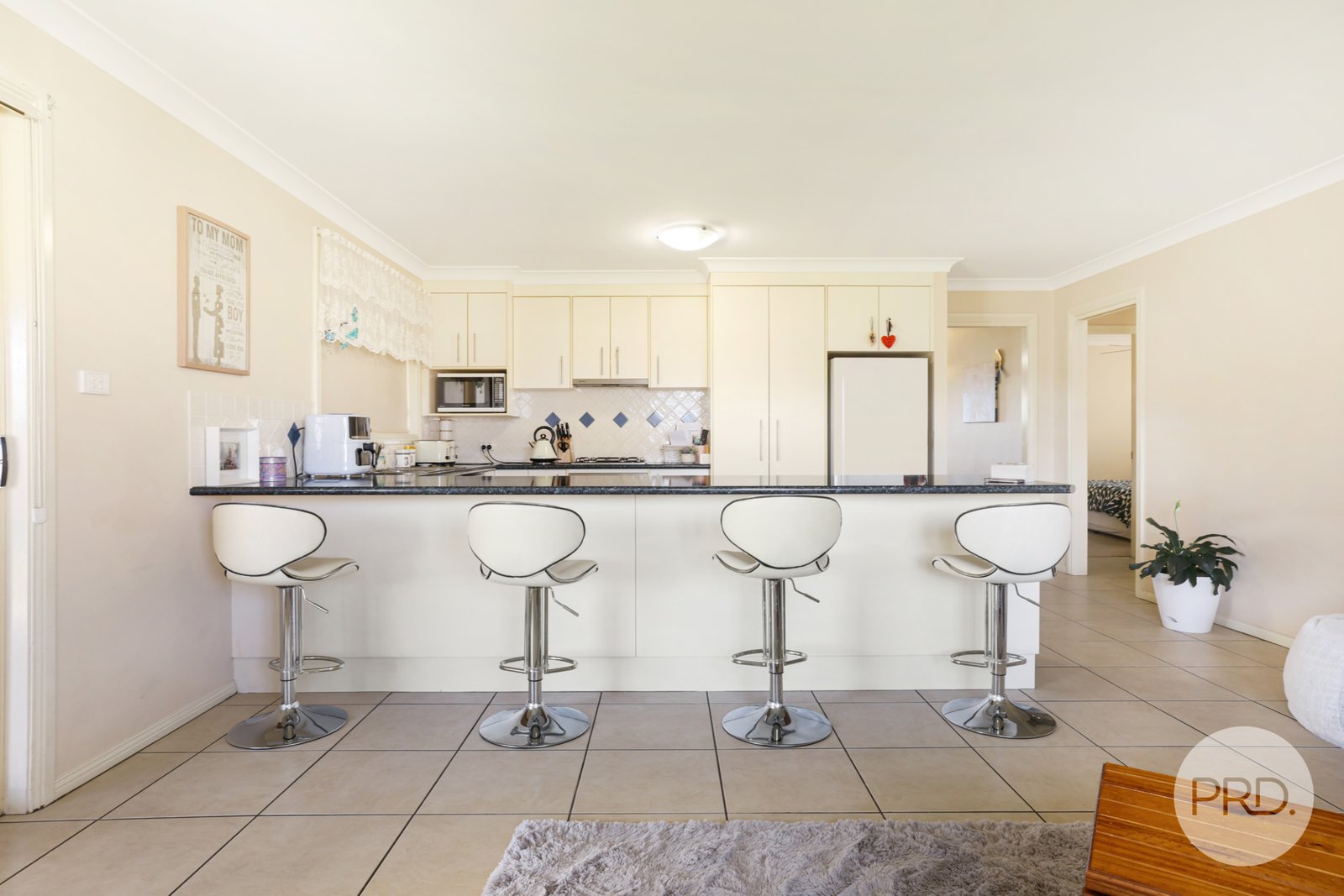 8 Cunningham Street TAMWORTH 9