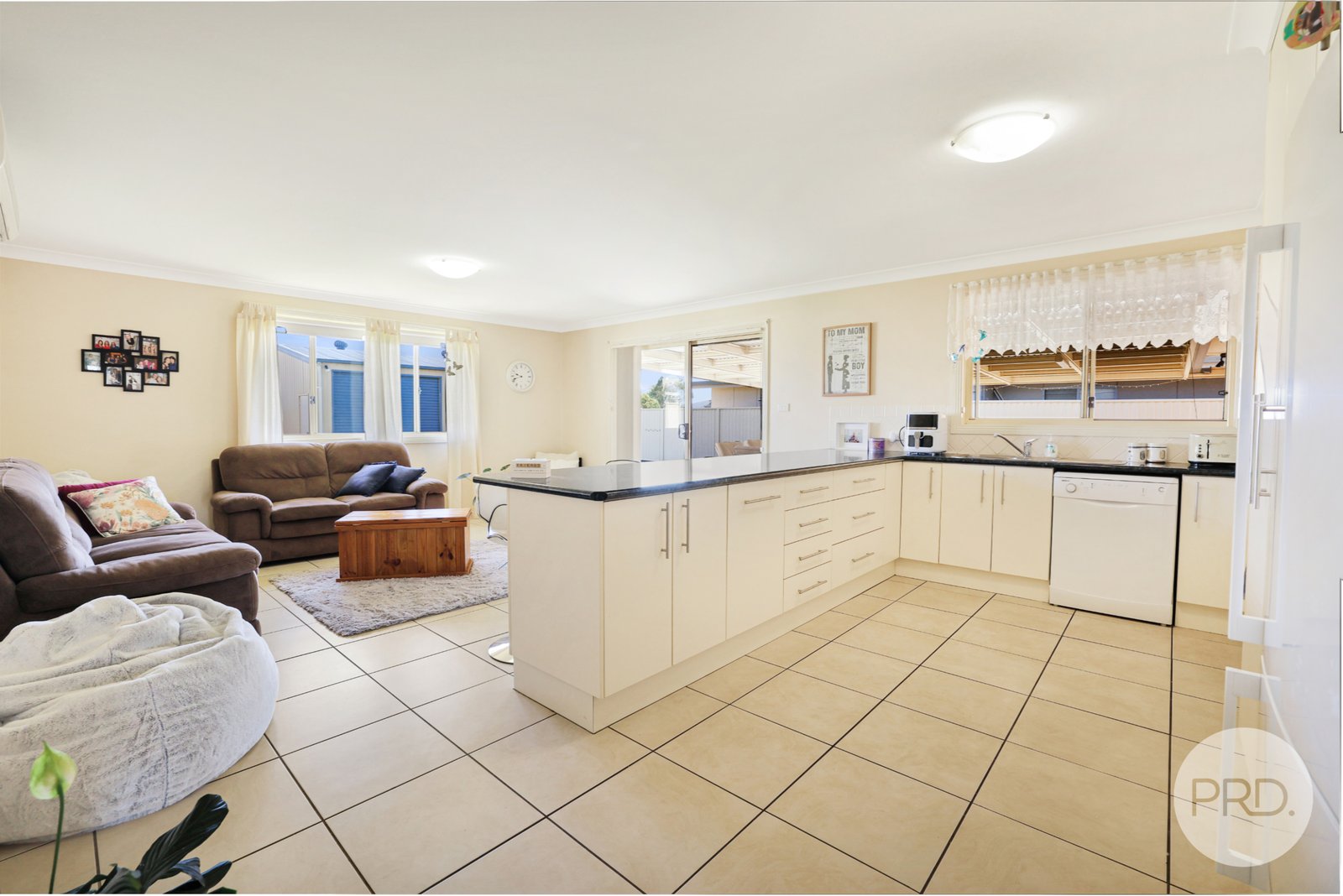 8 Cunningham Street TAMWORTH 11