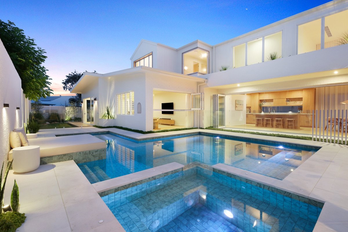 8 Curlew Crescent Burleigh Waters 4