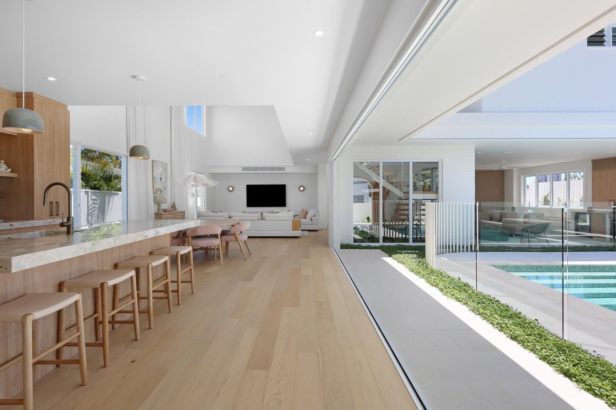 8 Curlew Crescent Burleigh Waters 10