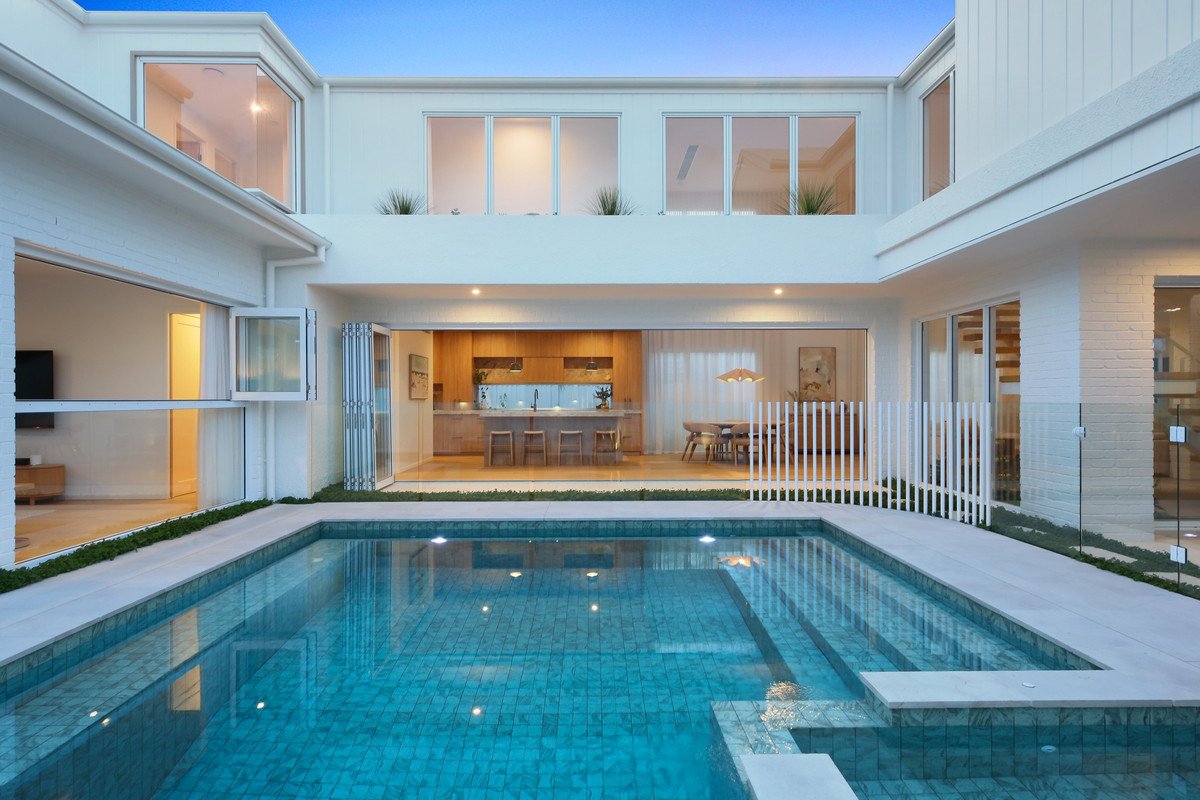 8 Curlew Crescent Burleigh Waters 15